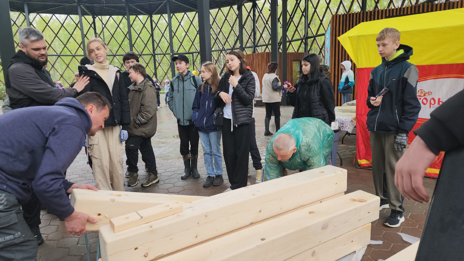 егорьевск, день добрых дел, лавочки, мастер класс, дети, студенты, парк, 200 лет егорьевску,