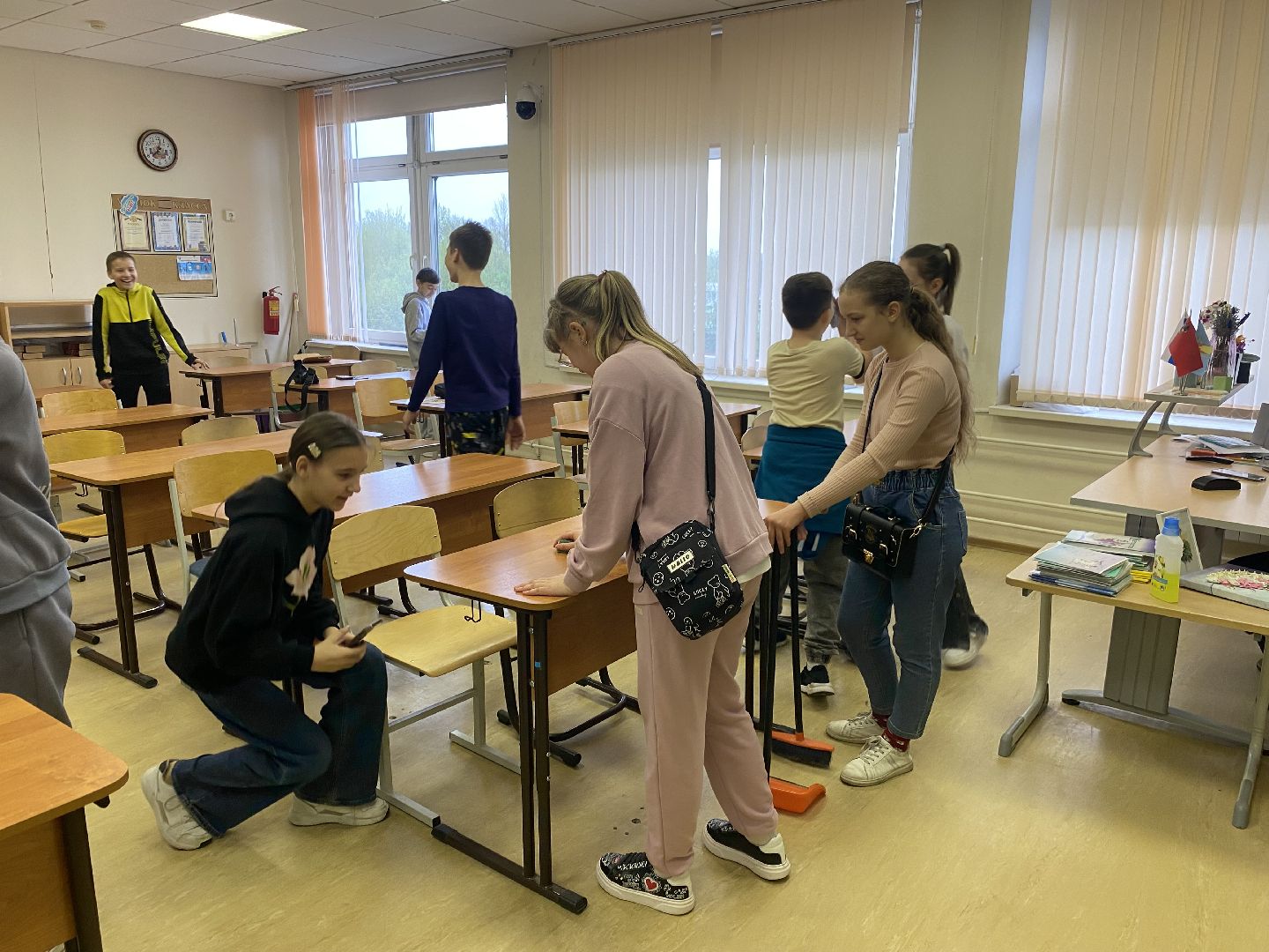 школа перспектива власиха, субботник во власихе, день добрых дел, наведение порядка, школа Перспектива,