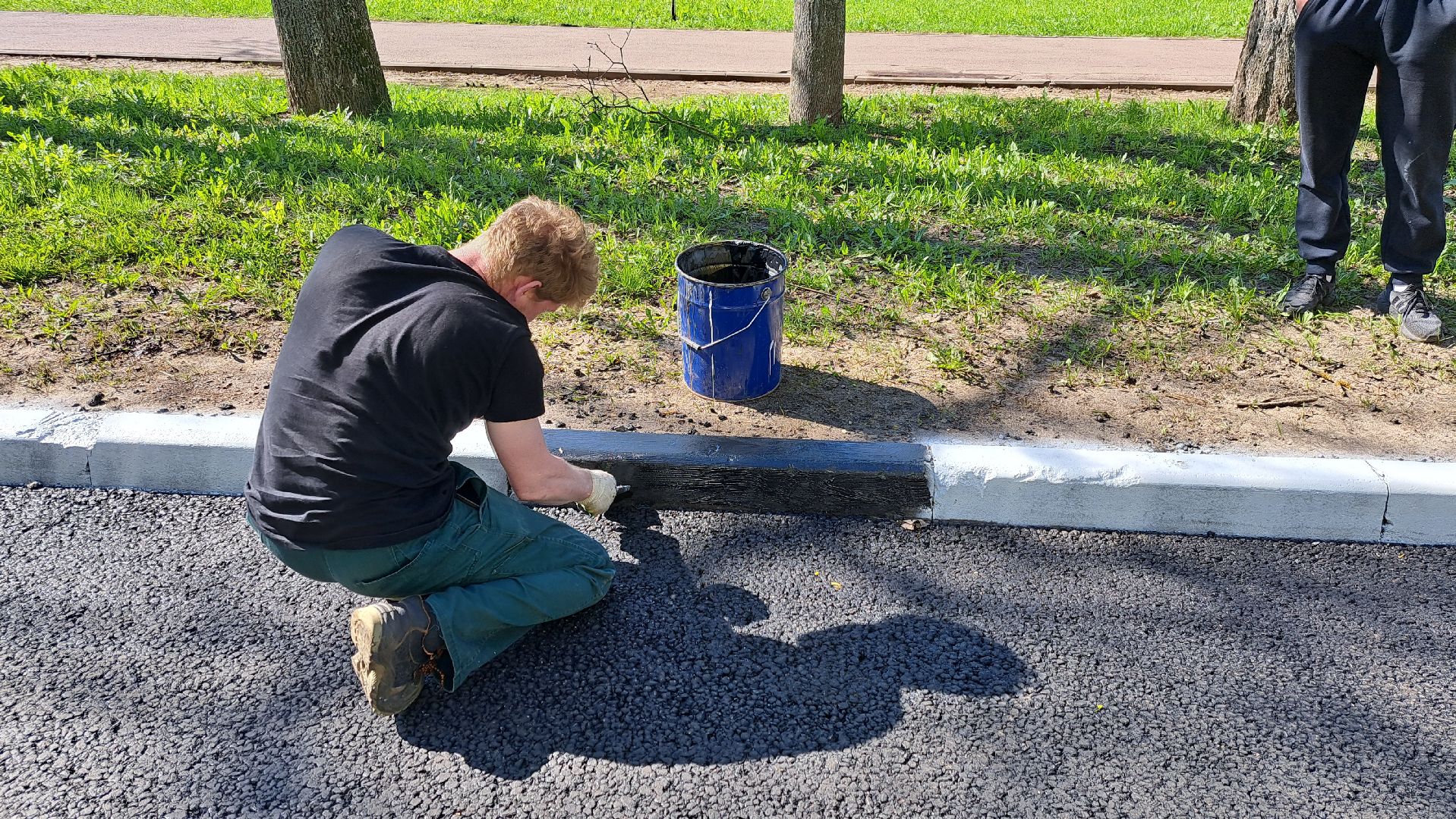 Бордюр, Покраска бордюра,