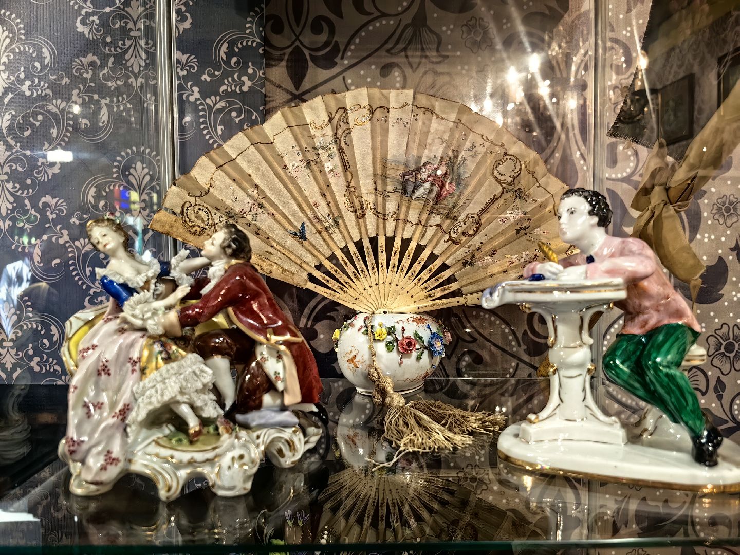 музей, экспонаты, 19 век, актеры,