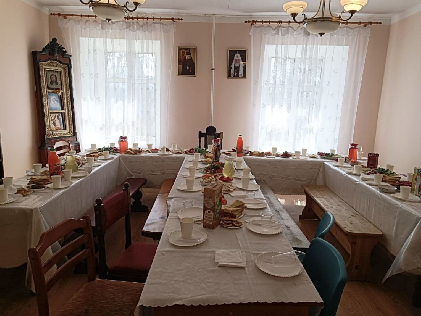 Домодедово, объект культурного наследия, Подмосковье, Культура, День добрых дел, Церковь, Храм, субботник, Субботник в храме, Духовенство, Отец Александр,