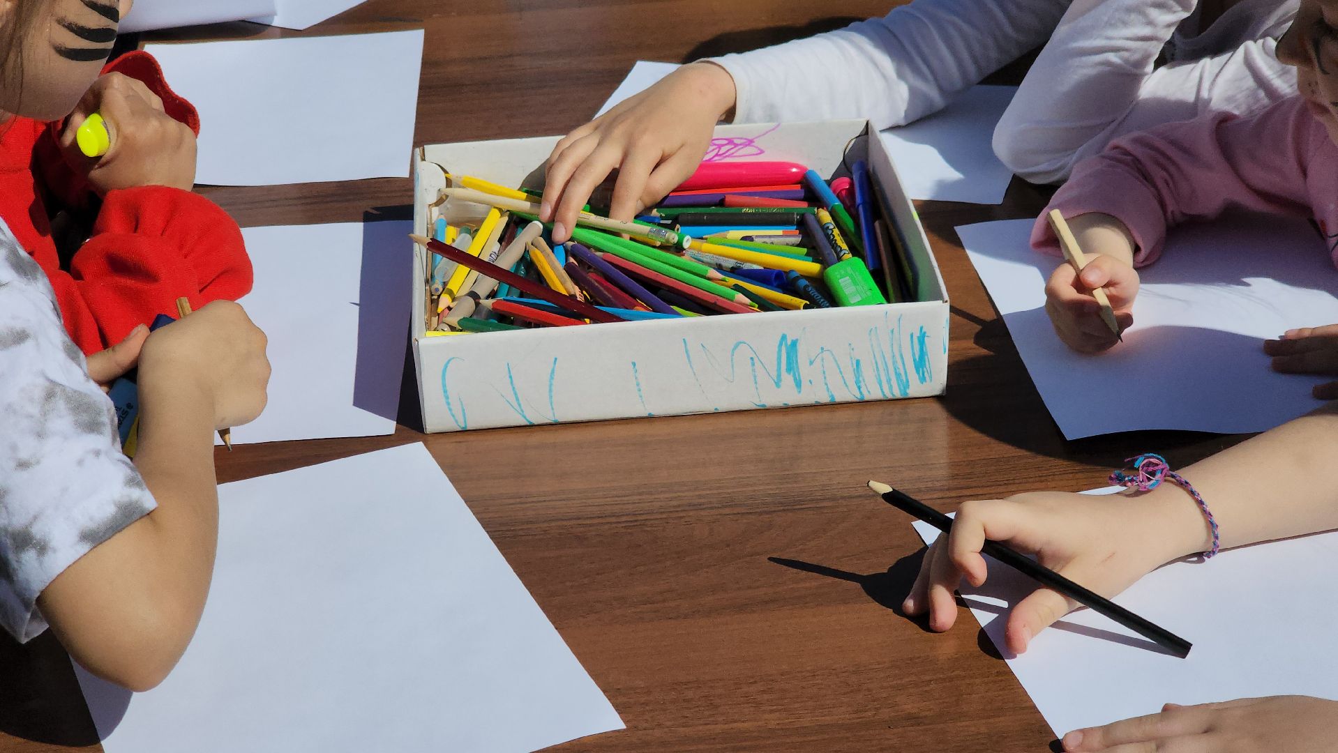 долгопрудный, майские праздники, лето, центральный парк,рисунки на асфальте,