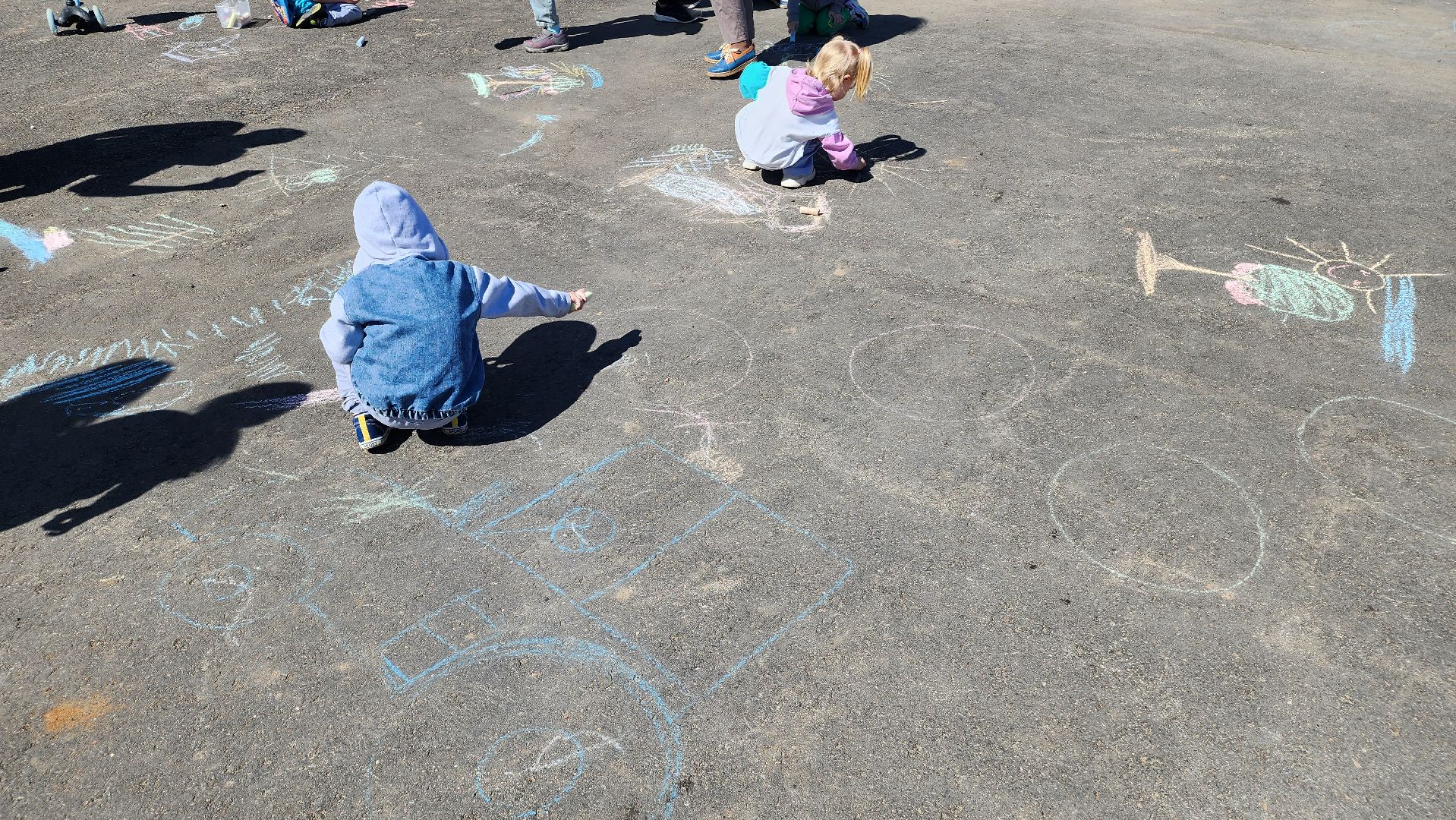 долгопрудный, майские праздники, лето, центральный парк,рисунки на асфальте,