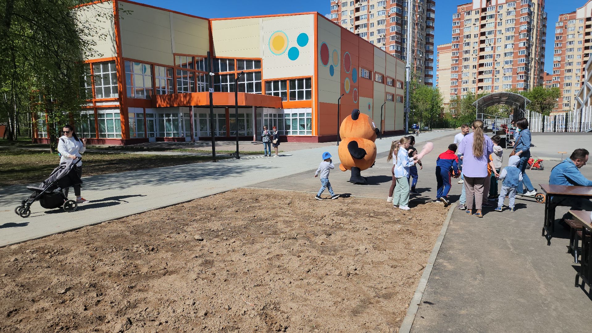 долгопрудный, майские праздники, лето, центральный парк,рисунки на асфальте,