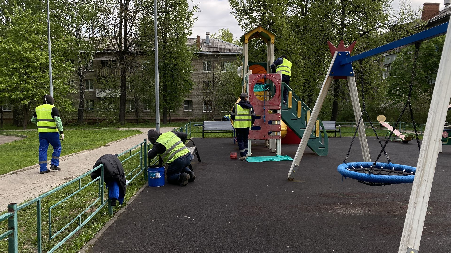 мбу благоустройство, ленинский городской округ, добрые дела, детские площадки, покраска детских площадок,