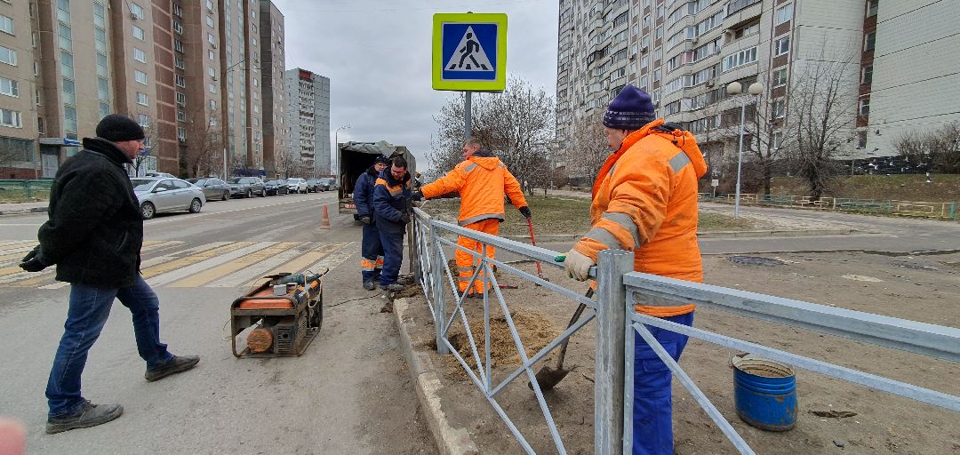 благоустройство, установка ограждений, пешеходный переход, перекресток, Дзержинский