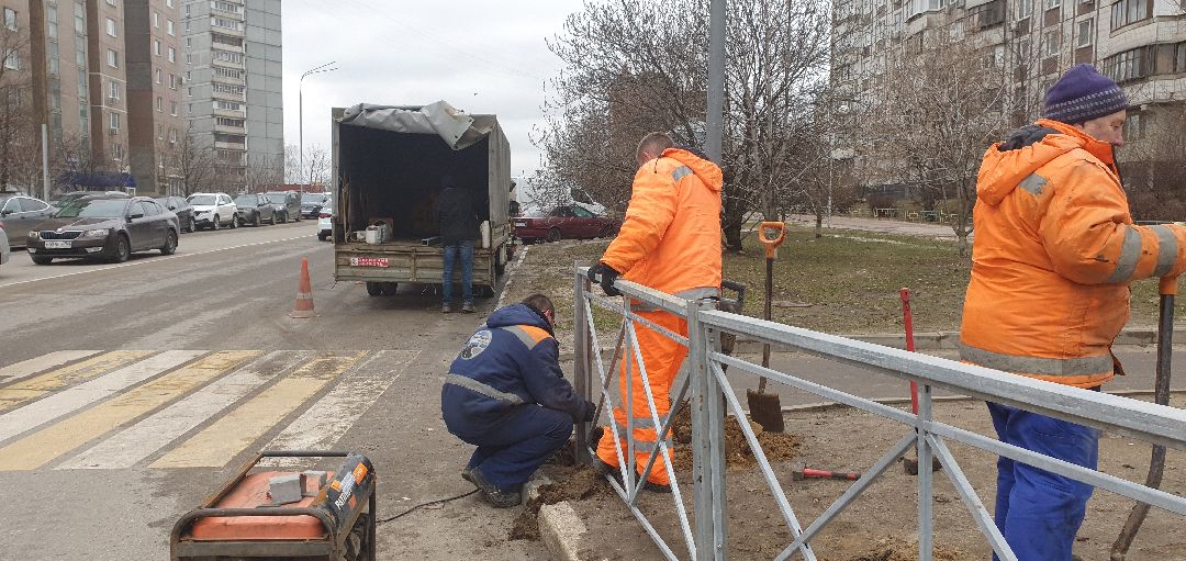 благоустройство, установка ограждений, пешеходный переход, перекресток, Дзержинский