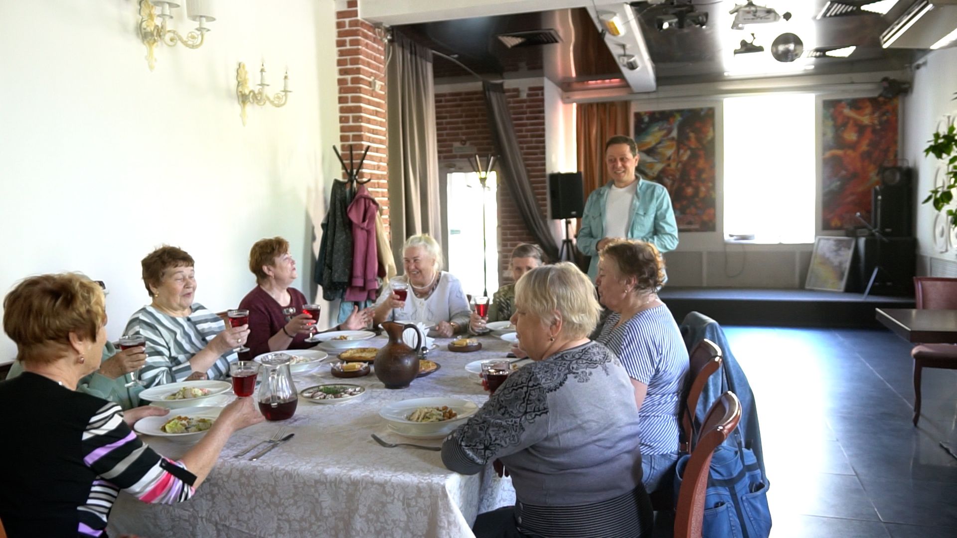 егорьевск, социальный проект, соединяя поколения, кафе, бесплатный обед, день труда, ветеран труда,