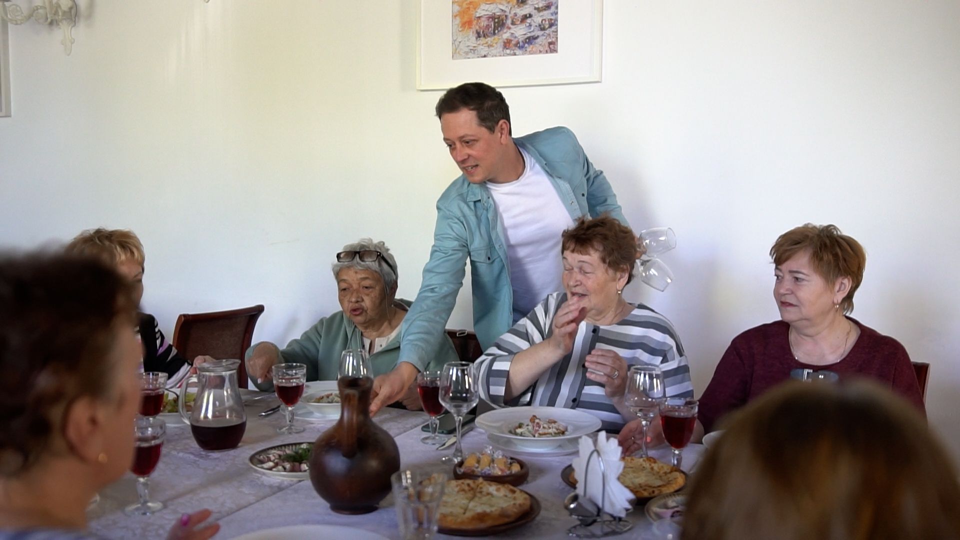 егорьевск, социальный проект, соединяя поколения, кафе, бесплатный обед, день труда, ветеран труда,