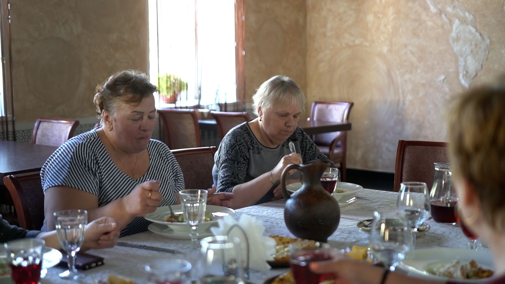 егорьевск, социальный проект, соединяя поколения, кафе, бесплатный обед, день труда, ветеран труда,