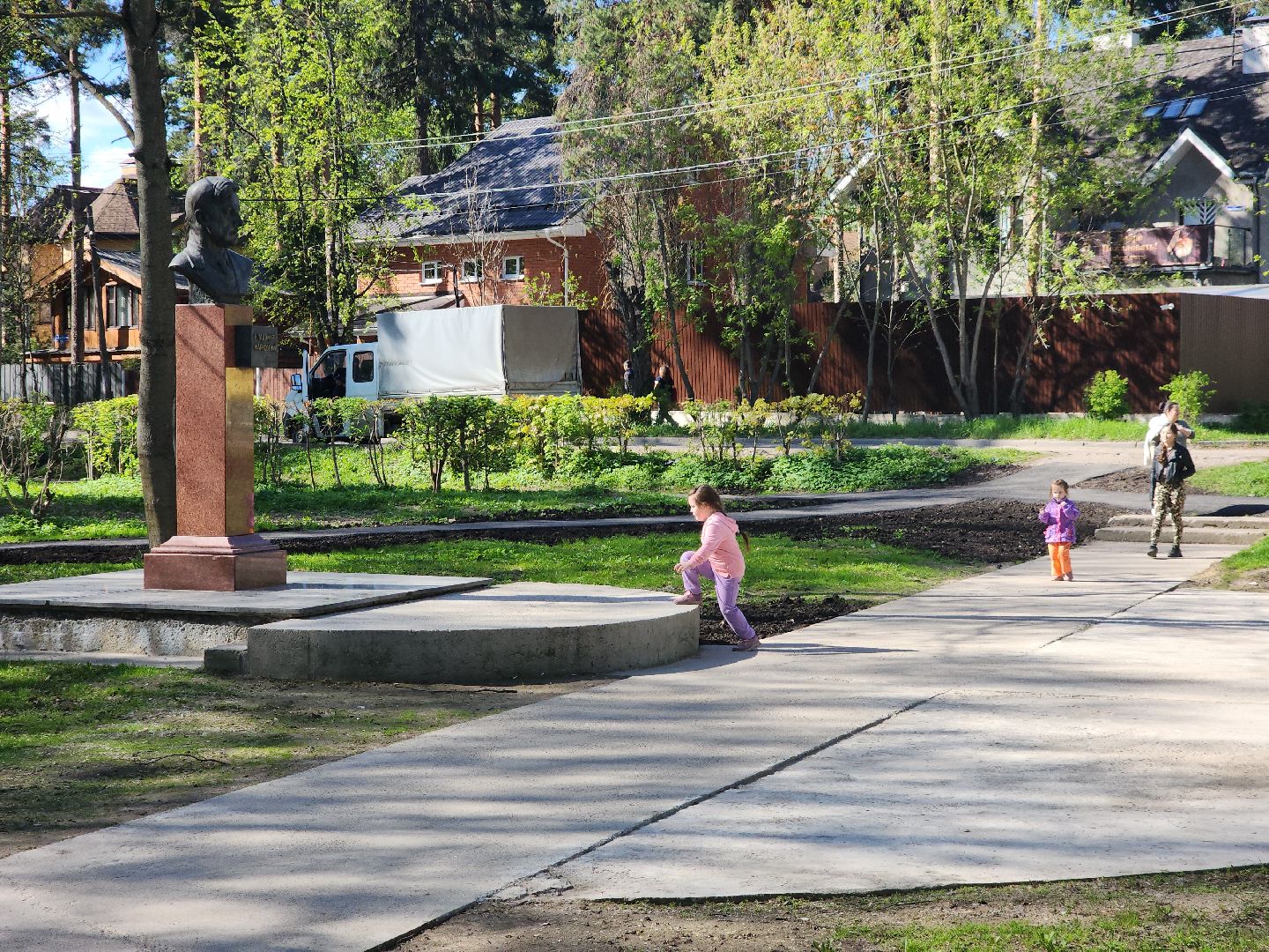 пушкино, маяковский, памятник, сквер, уборка общественных территорий,