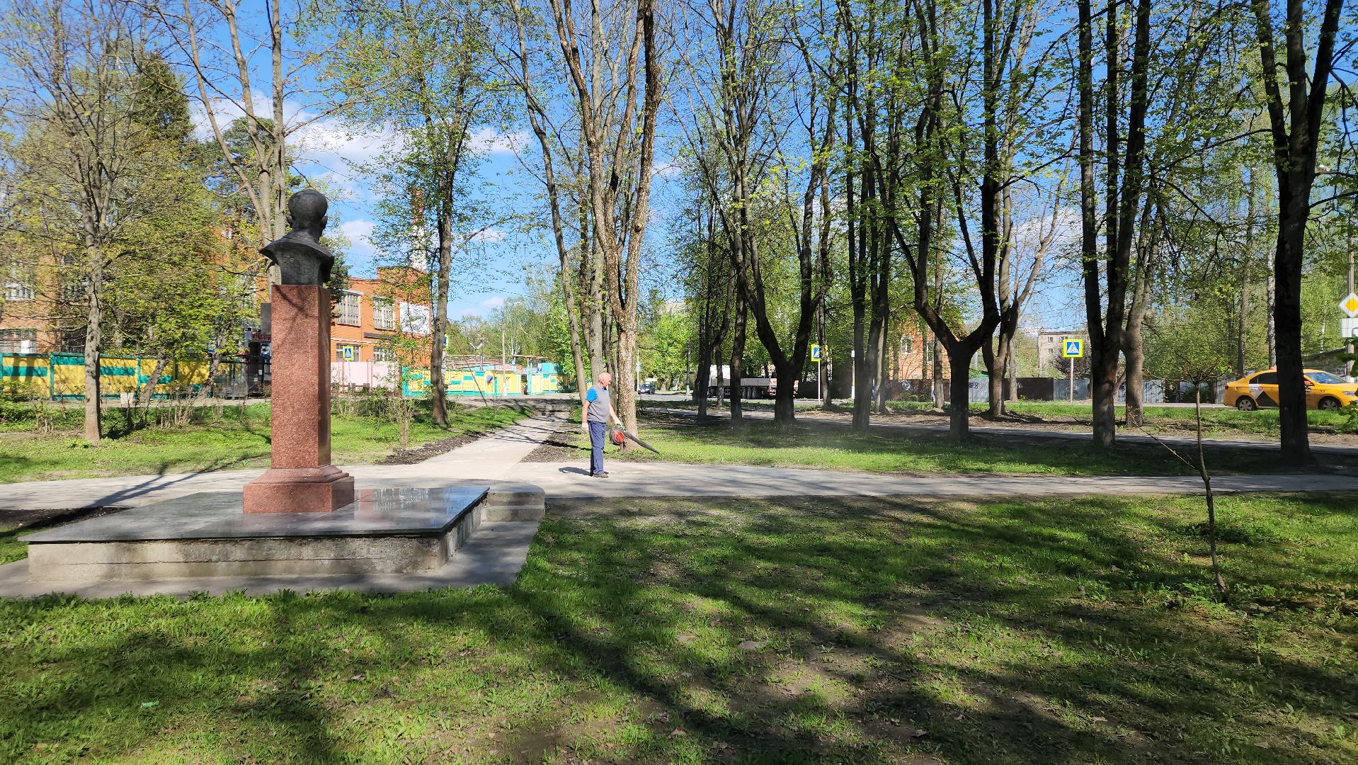 пушкино, маяковский, памятник, сквер, уборка общественных территорий,