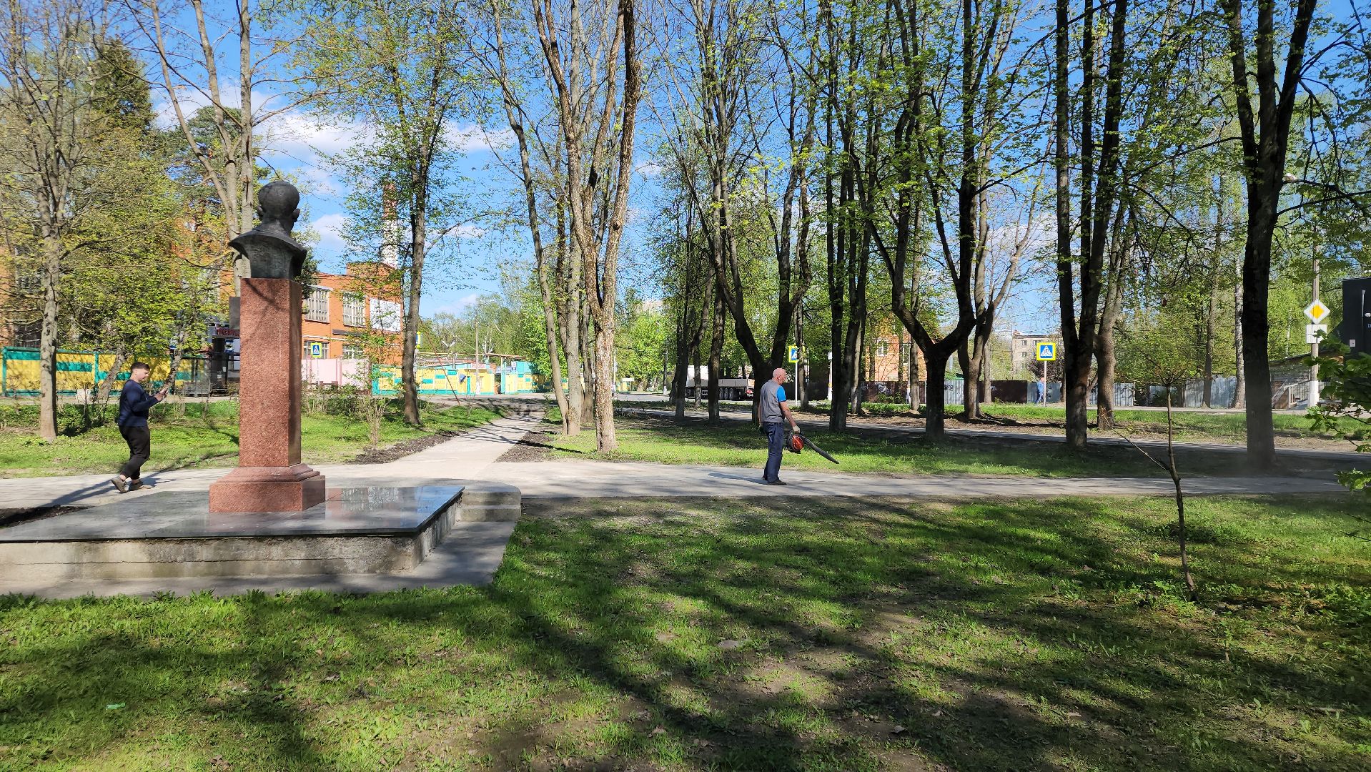 пушкино, маяковский, памятник, сквер, уборка общественных территорий,