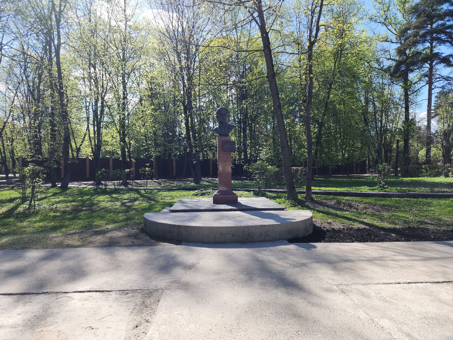 пушкино, маяковский, памятник, сквер, уборка общественных территорий,