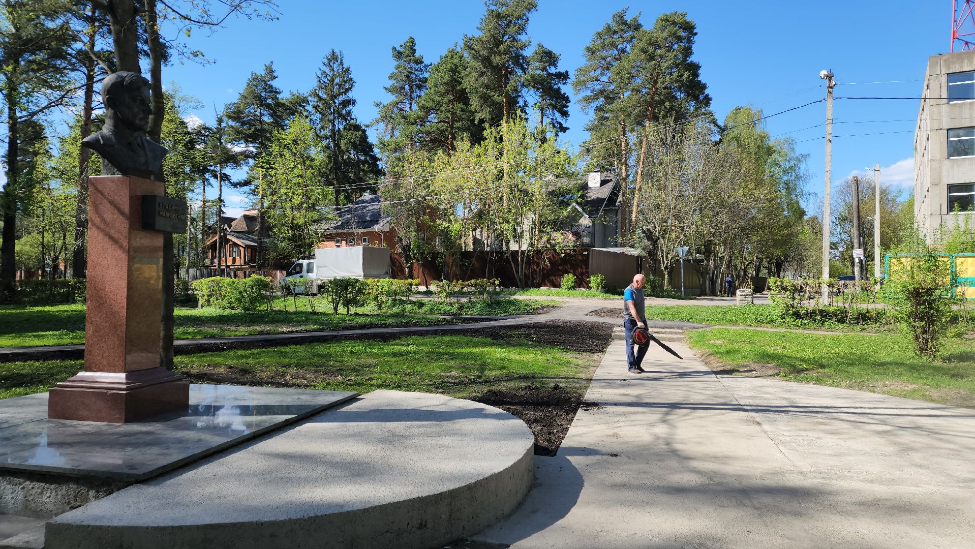 пушкино, маяковский, памятник, сквер, уборка общественных территорий,