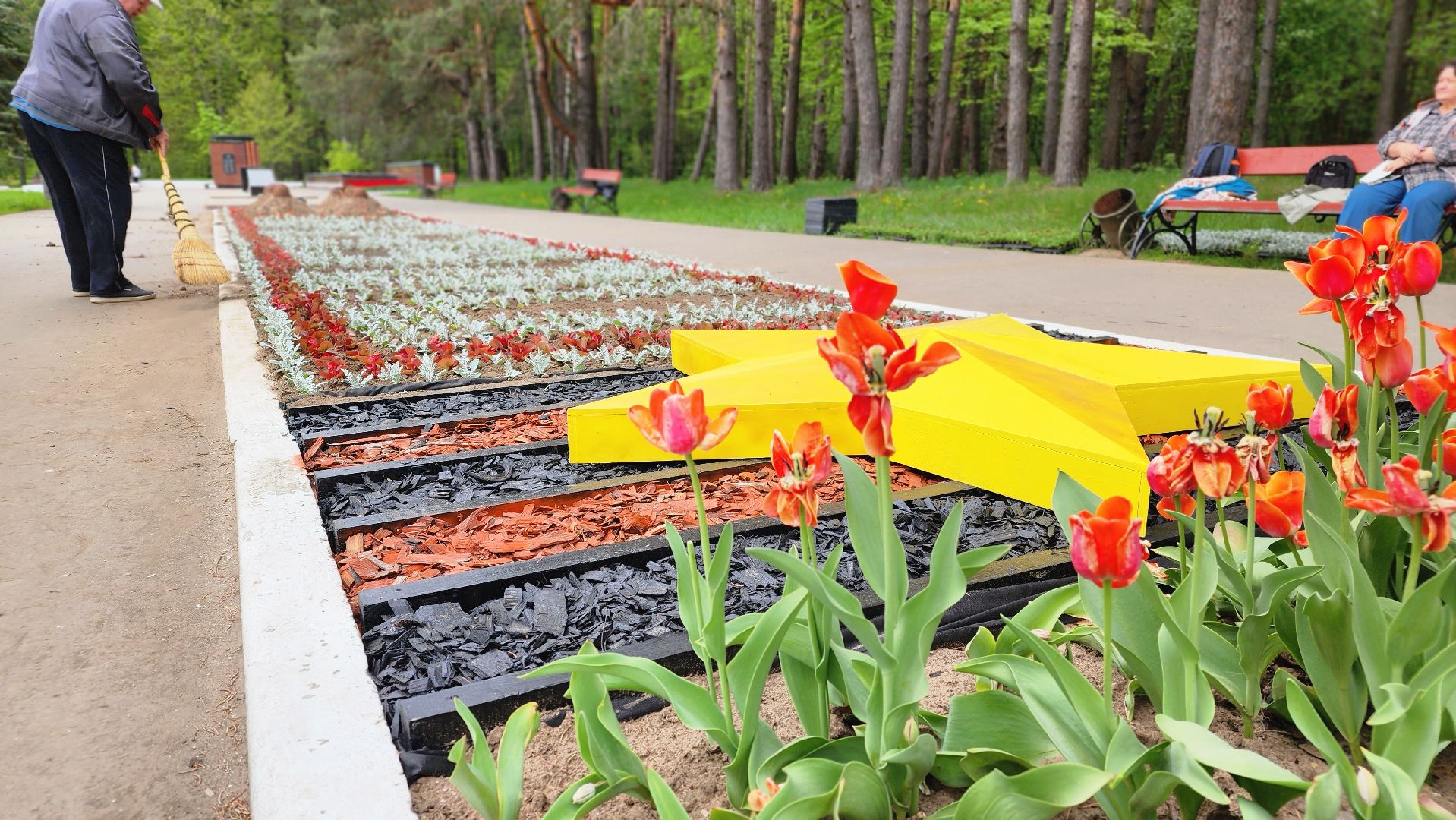 протвино, рубеж обороны, цветы, подготовка к Дню Победы, благоустройство,