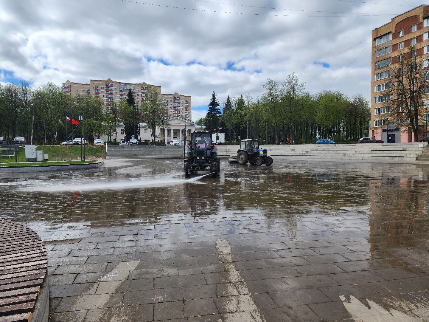 красноармейск, г.о. пушкинский, уборка общественных территорий, поливальная машина,