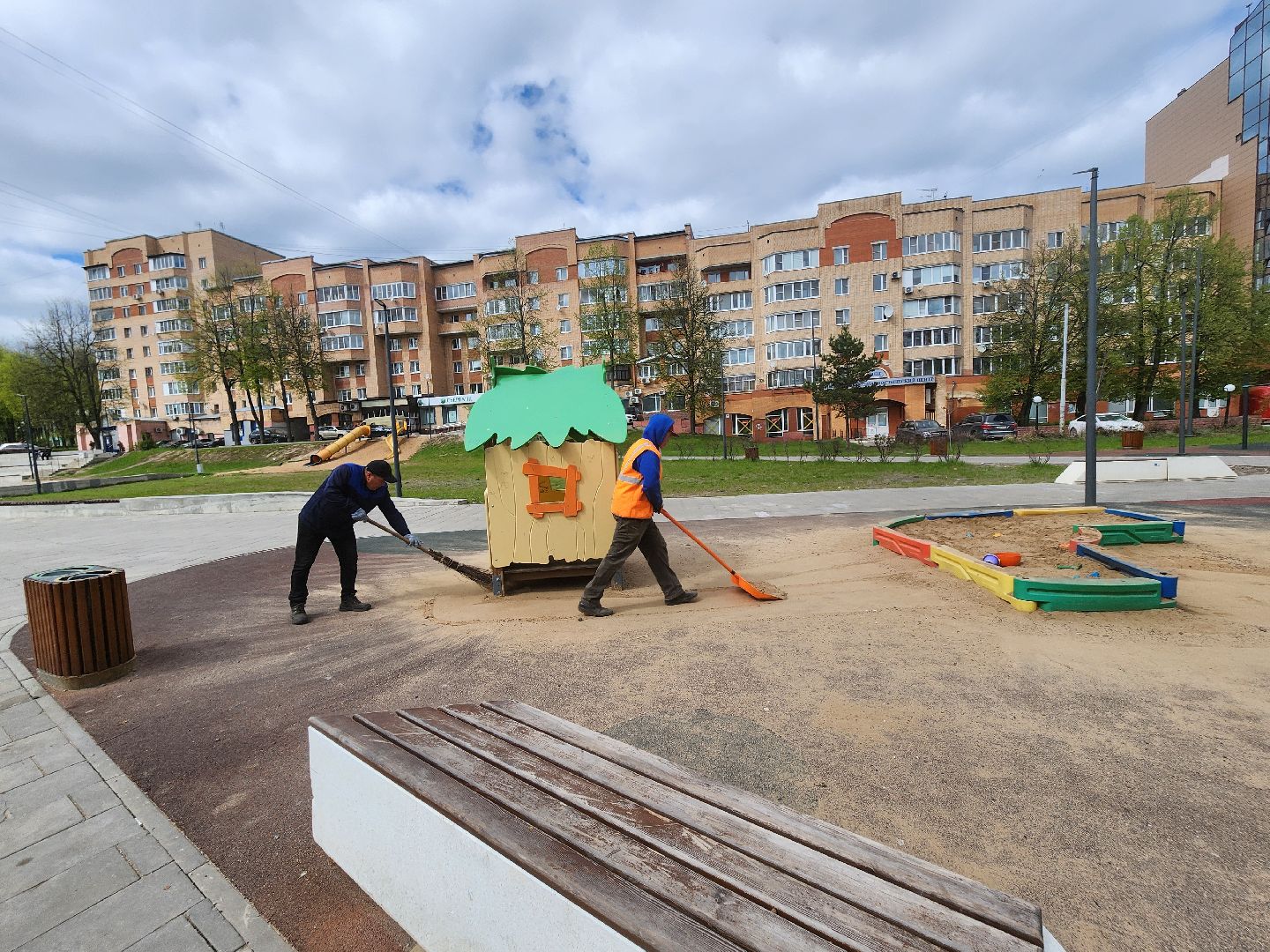 красноармейск, г.о. пушкинский, уборка общественных территорий, поливальная машина,
