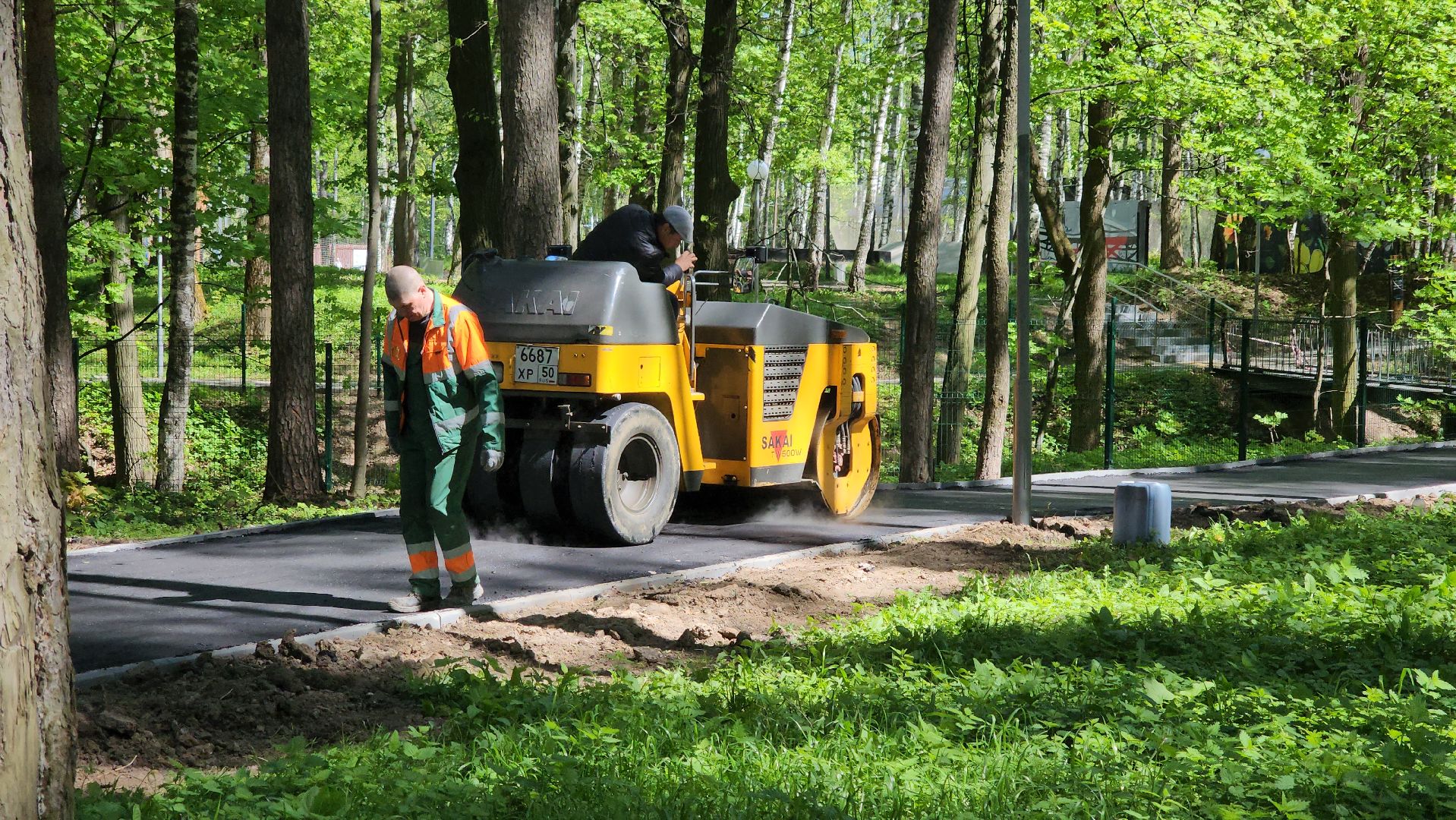 кашира, городской парк, тротуар, дорожка, новый асфальт, ремонт, благоустройство,