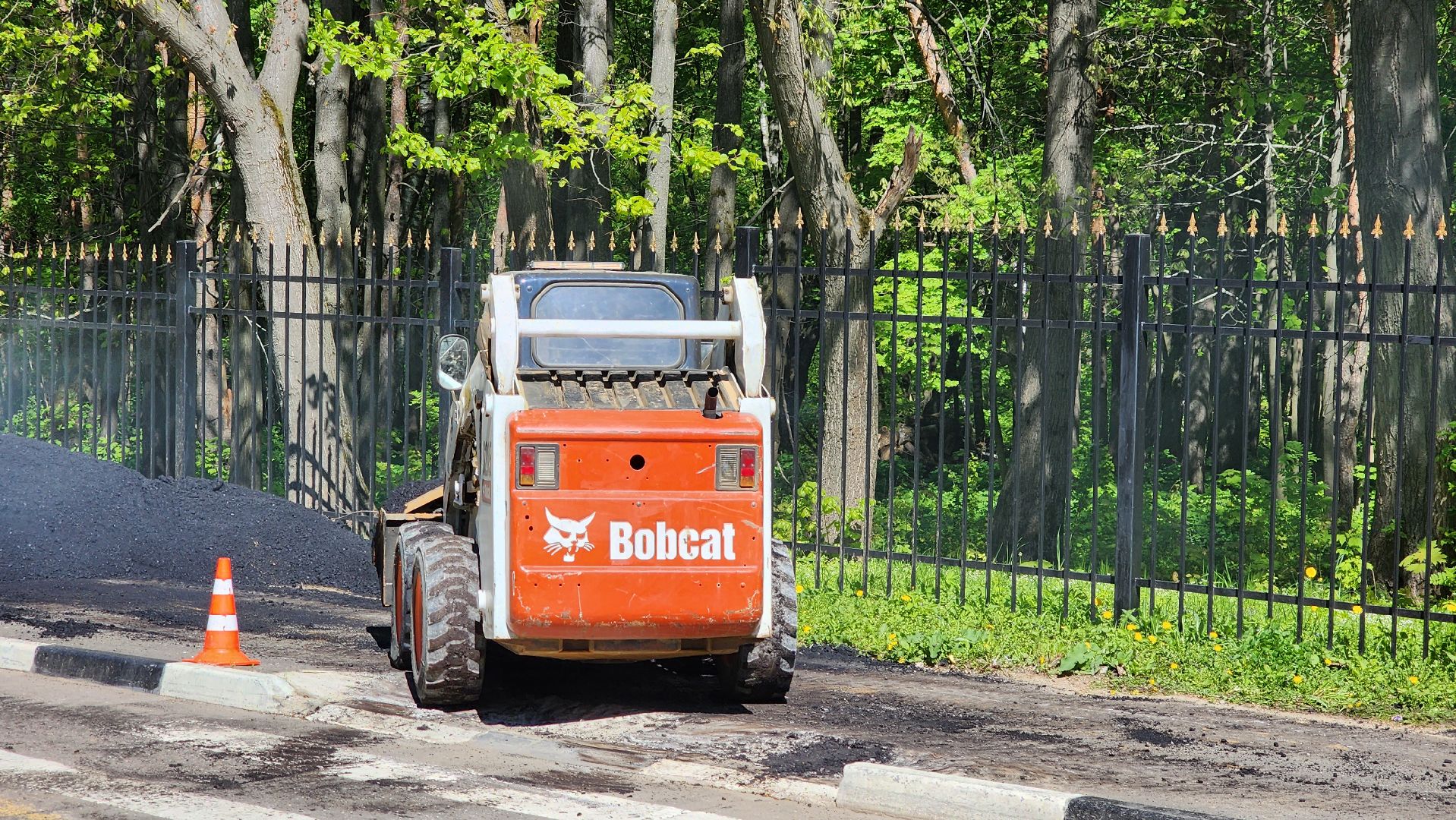 кашира, городской парк, тротуар, дорожка, новый асфальт, ремонт, благоустройство,