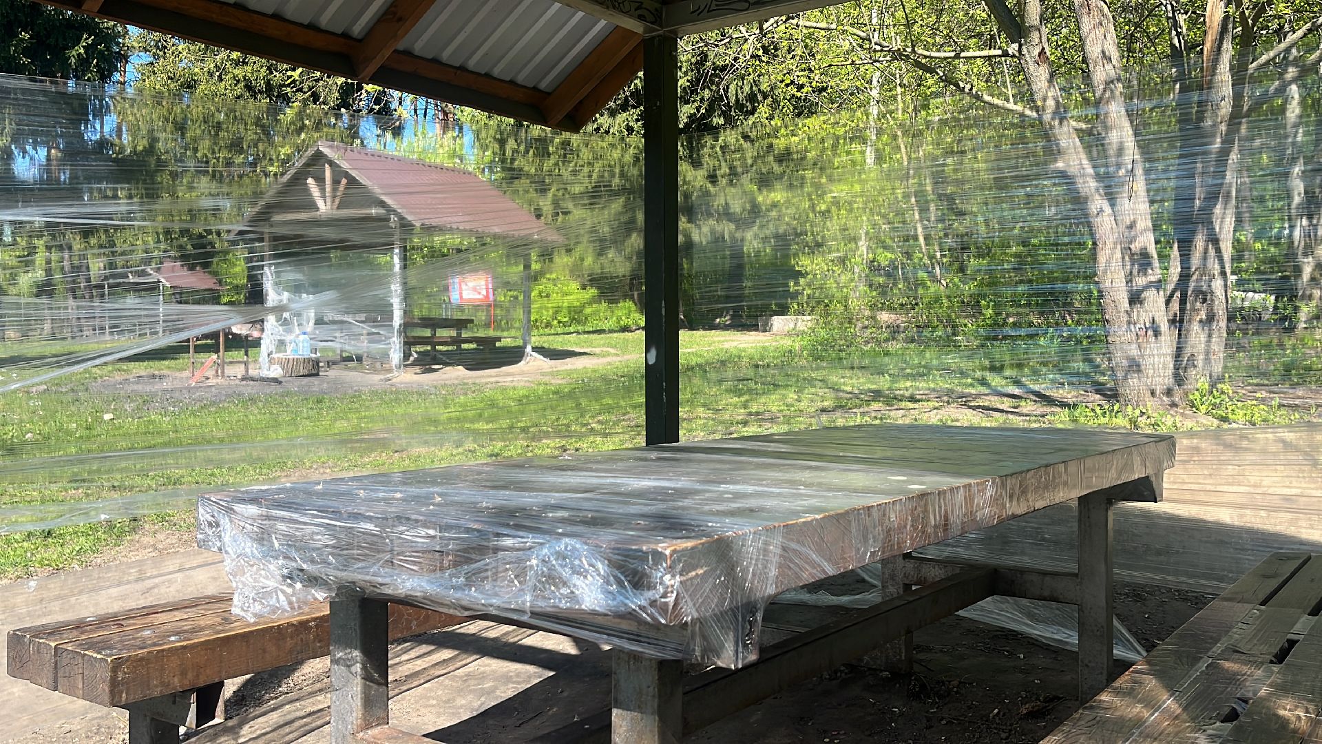 шашлык, шашлыки, шашлык у озера, мангал, озеро, пруд,