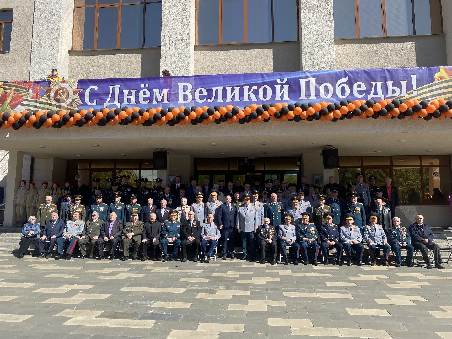 победный май во власихе, День Победы во Власихе, плац-концерт военнослужащих, ансамбль Красная звезда, Командующий РВСН, Глава ЗАТО Власиха,