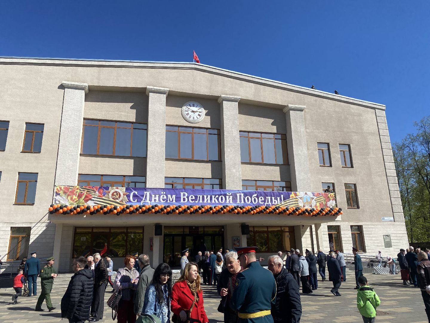 победный май во власихе, День Победы во Власихе, плац-концерт военнослужащих, ансамбль Красная звезда, Командующий РВСН, Глава ЗАТО Власиха,