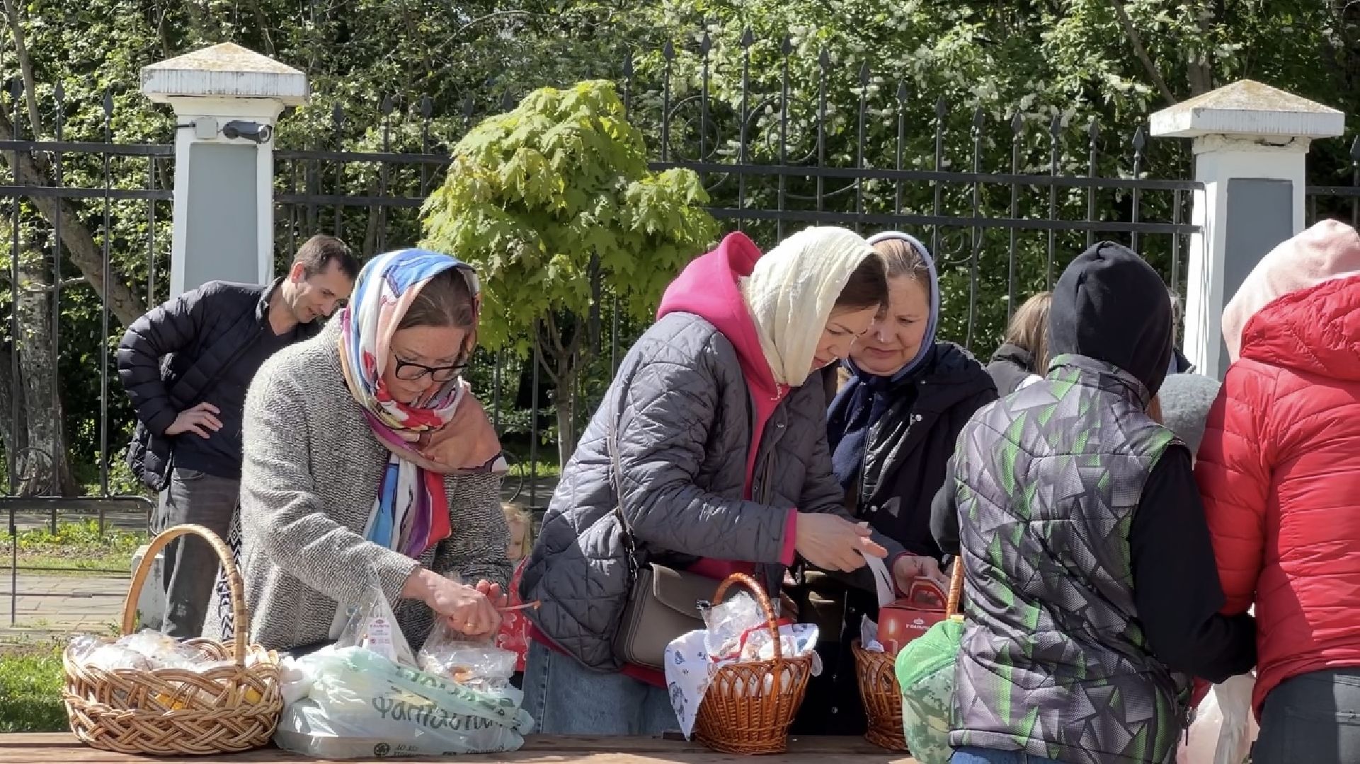 химки, пасха, храм, куличи,