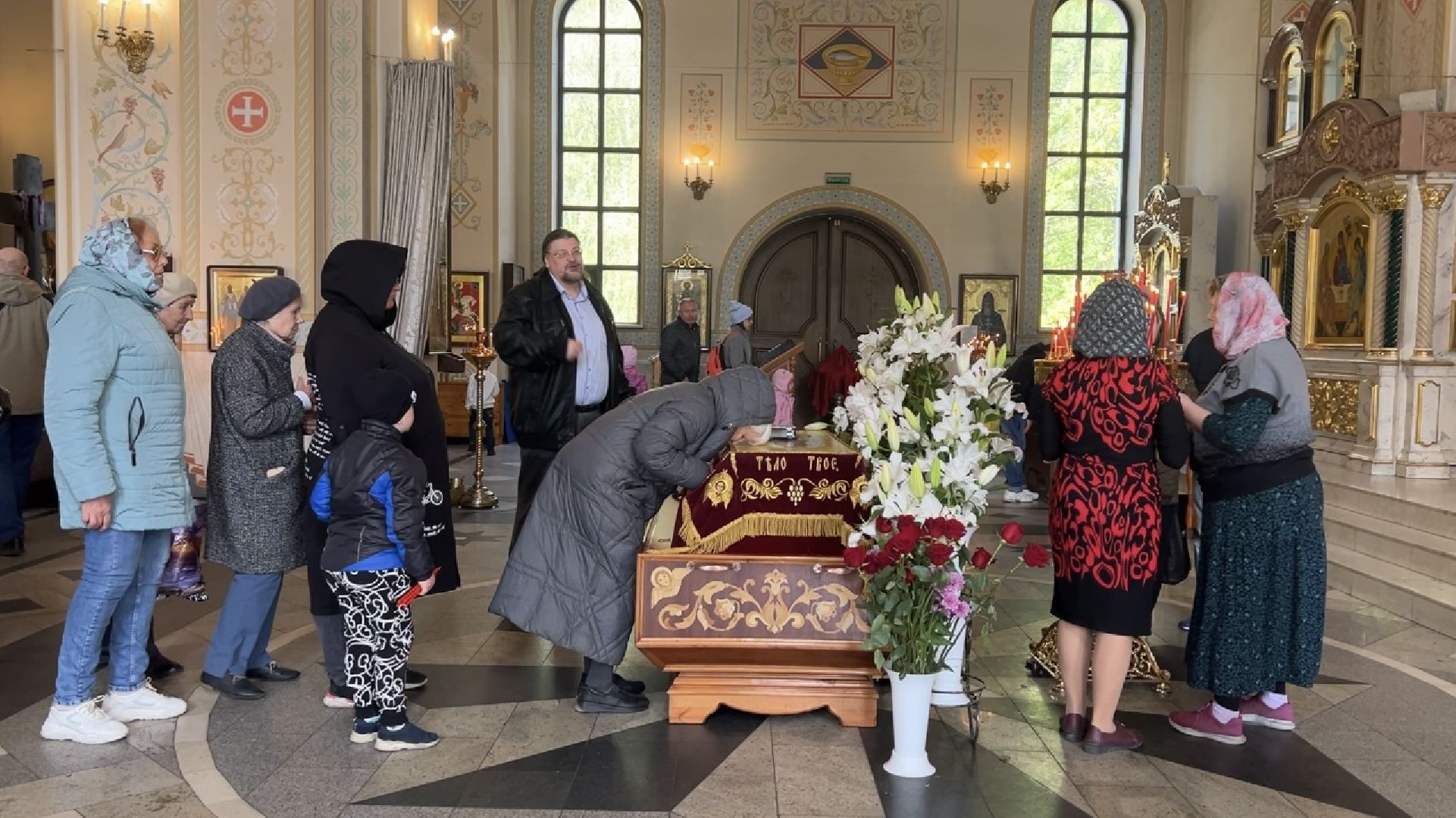 химки, пасха, храм, куличи,