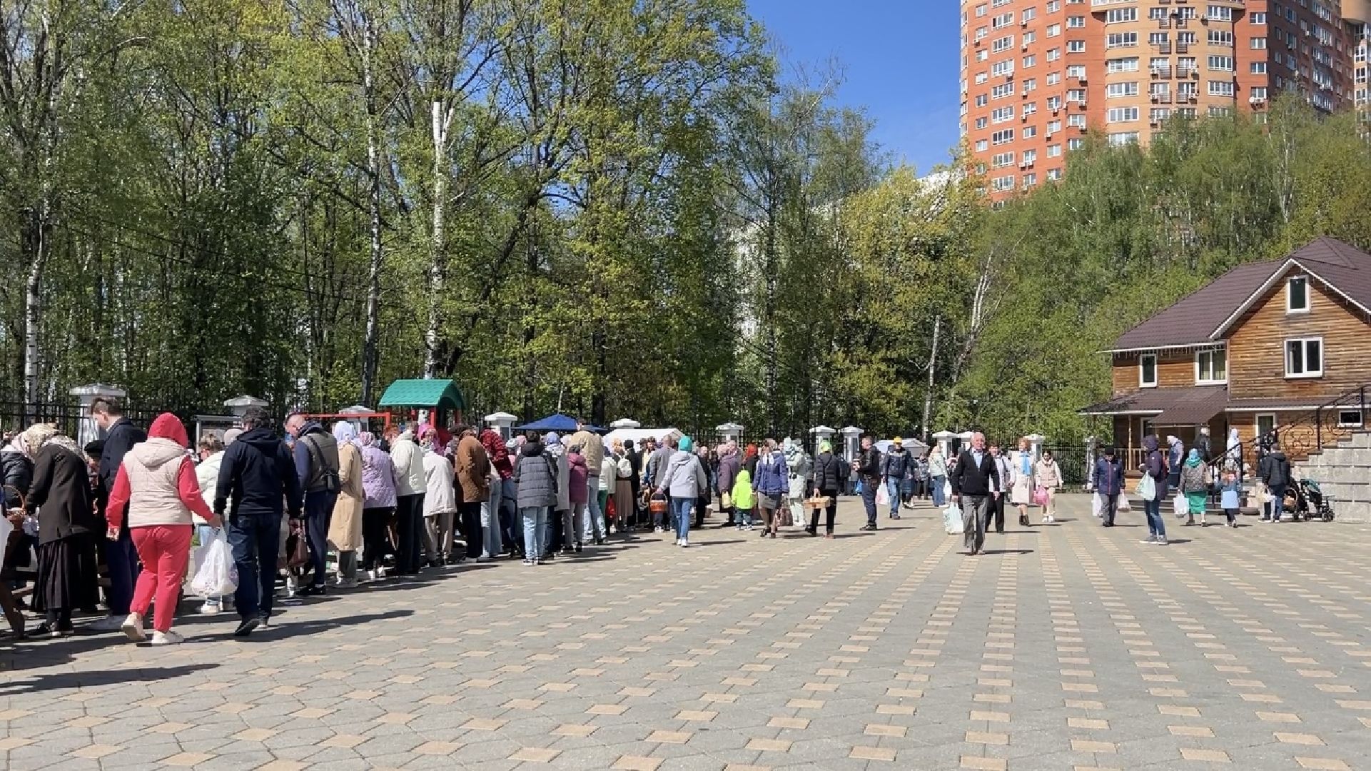 химки, пасха, храм, куличи,