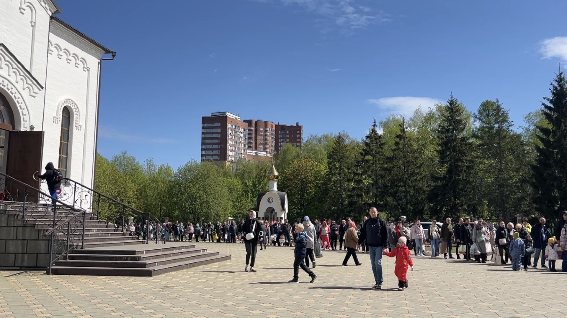 химки, пасха, храм, куличи,