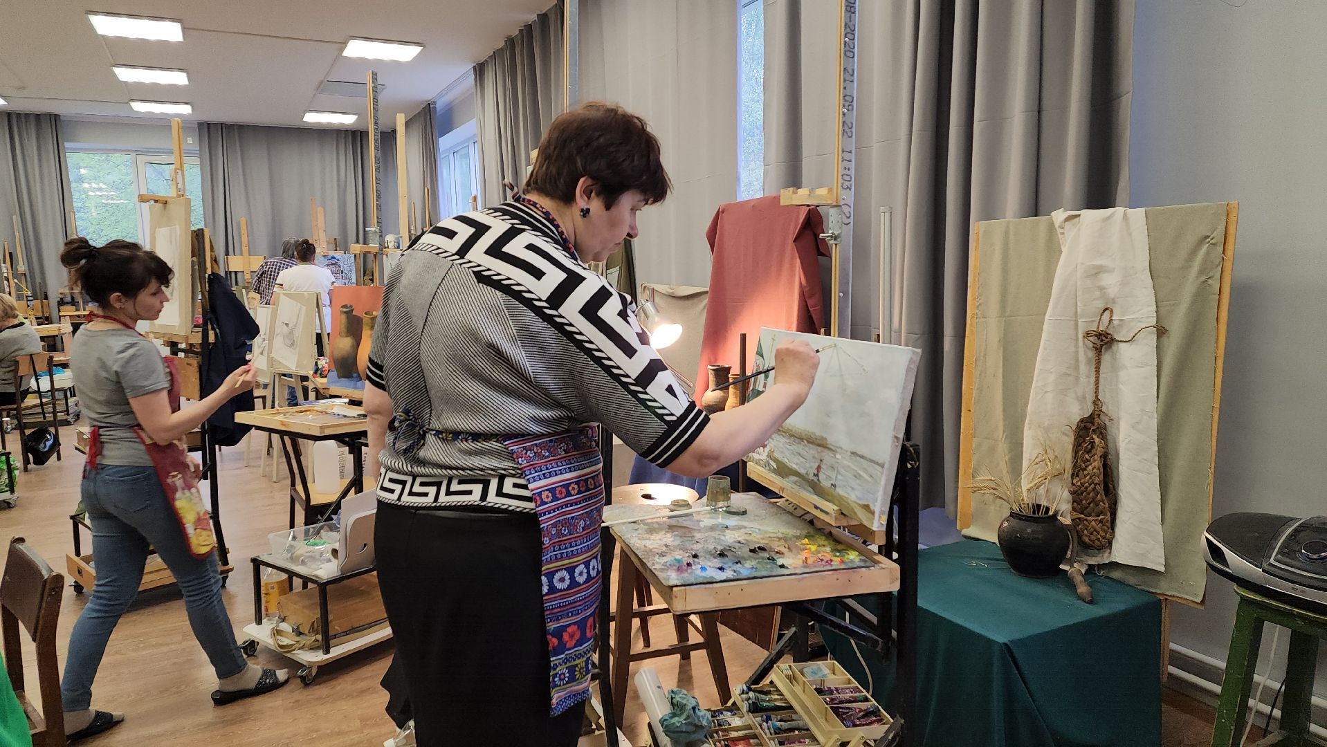 пушкино, экспозиция, самобытное творчество, живопись, художественная выставка, художник-педагог,