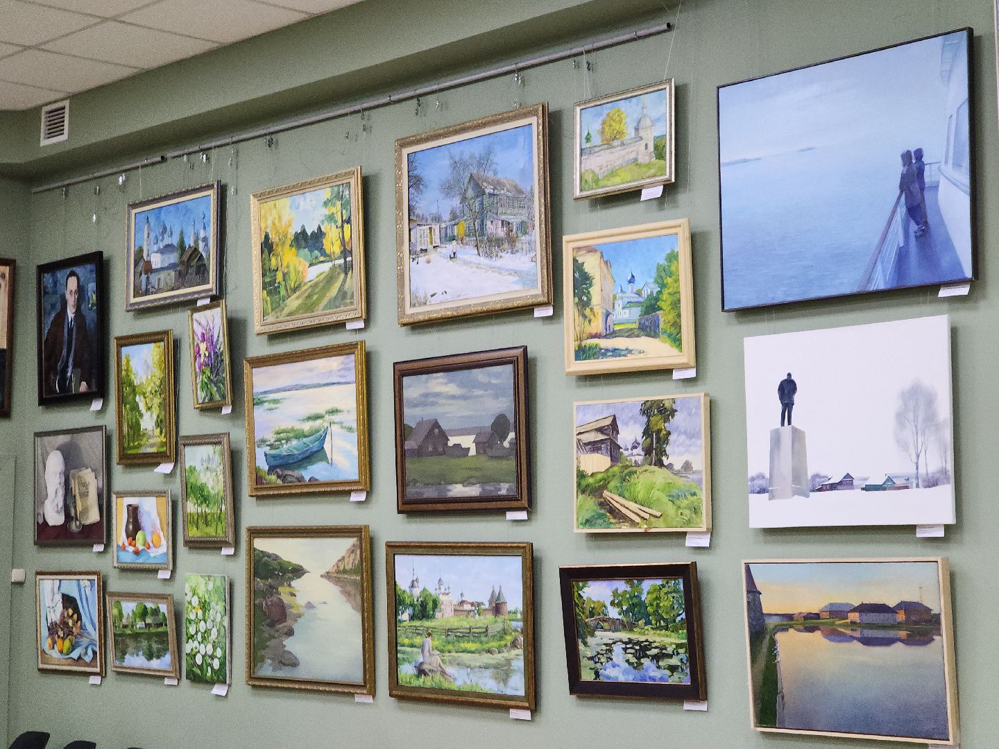 пушкино, экспозиция, самобытное творчество, живопись, художественная выставка, художник-педагог,