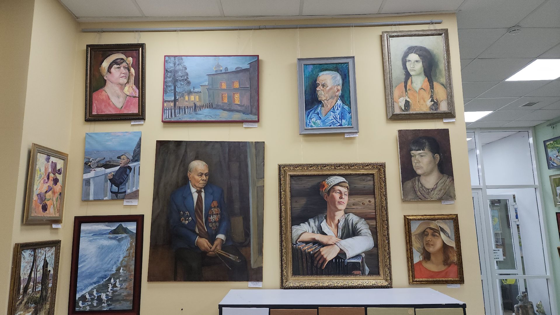 пушкино, экспозиция, самобытное творчество, живопись, художественная выставка, художник-педагог,