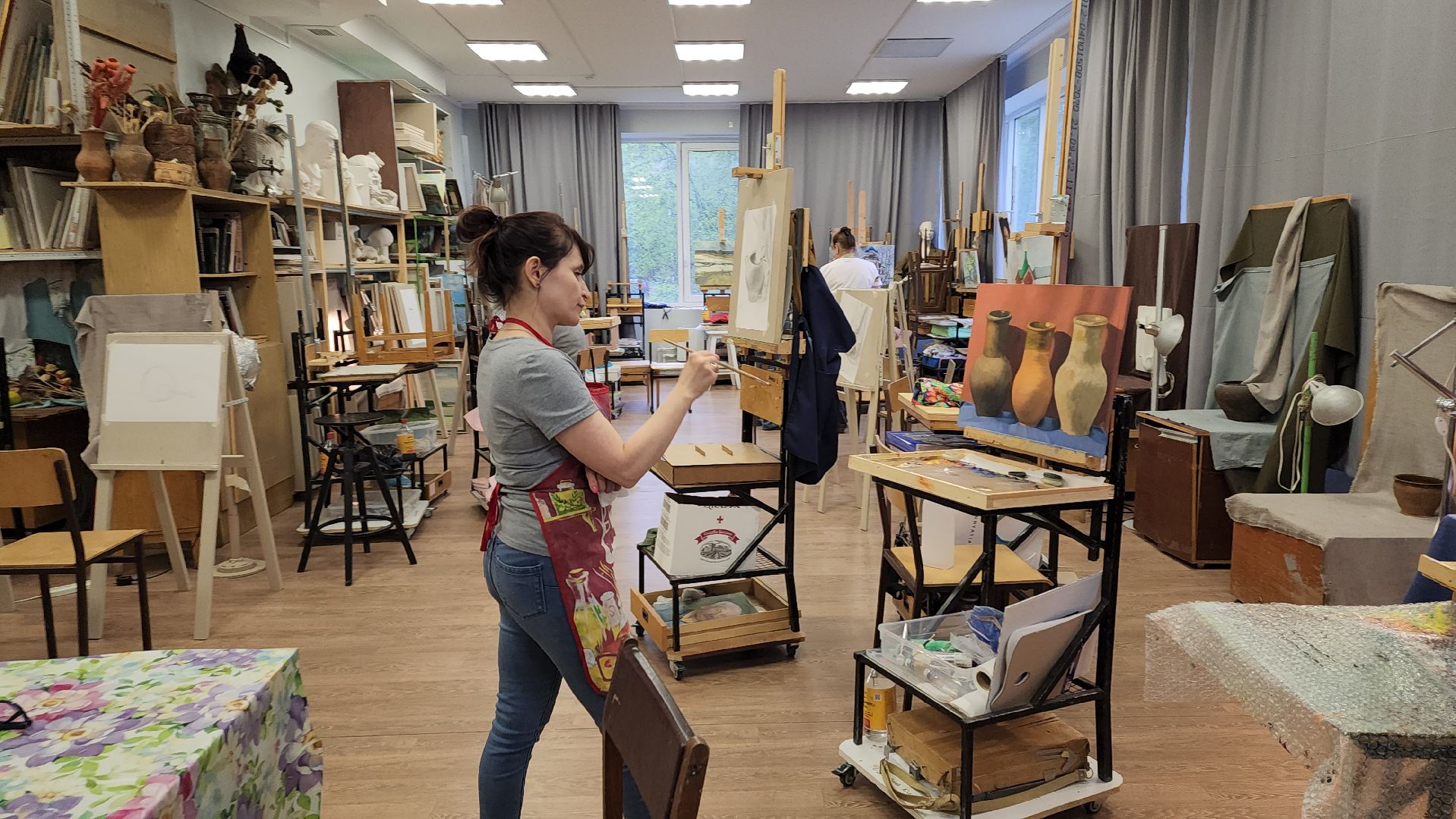 пушкино, экспозиция, самобытное творчество, живопись, художественная выставка, художник-педагог,