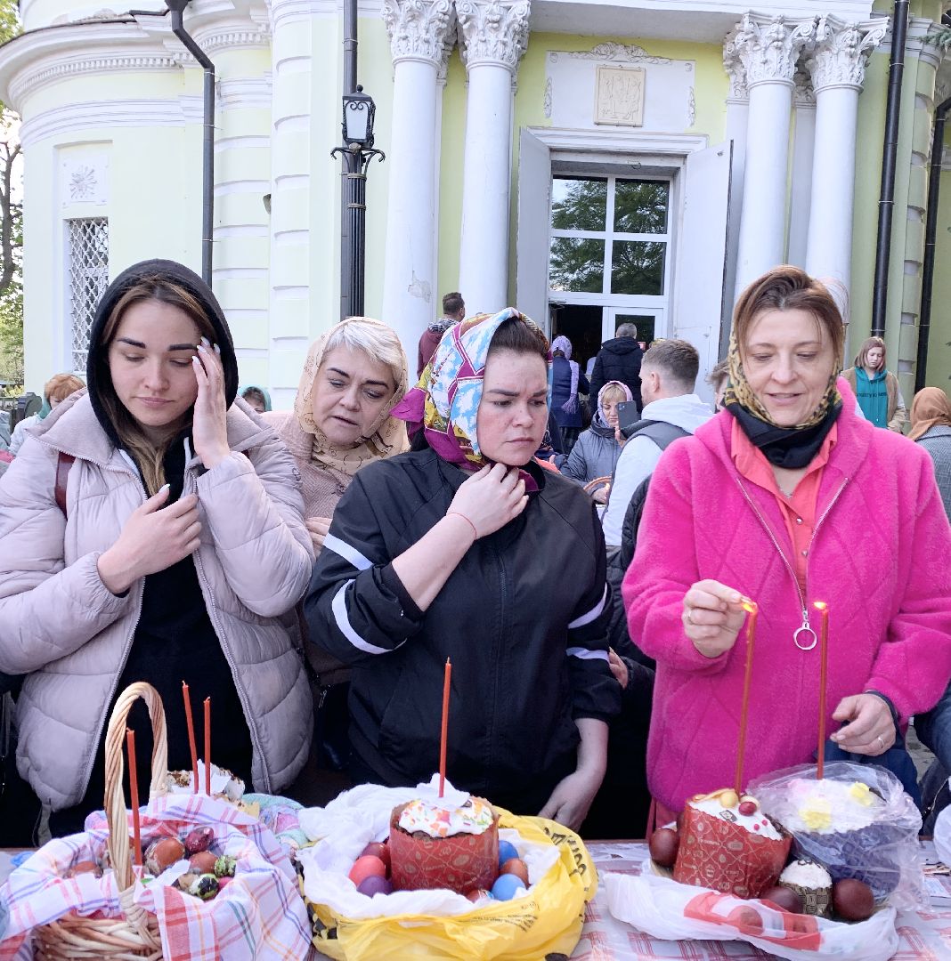 Балашиха, Подмосковье, Троицкий храм в Павлино, Пасха, освящение куличей,