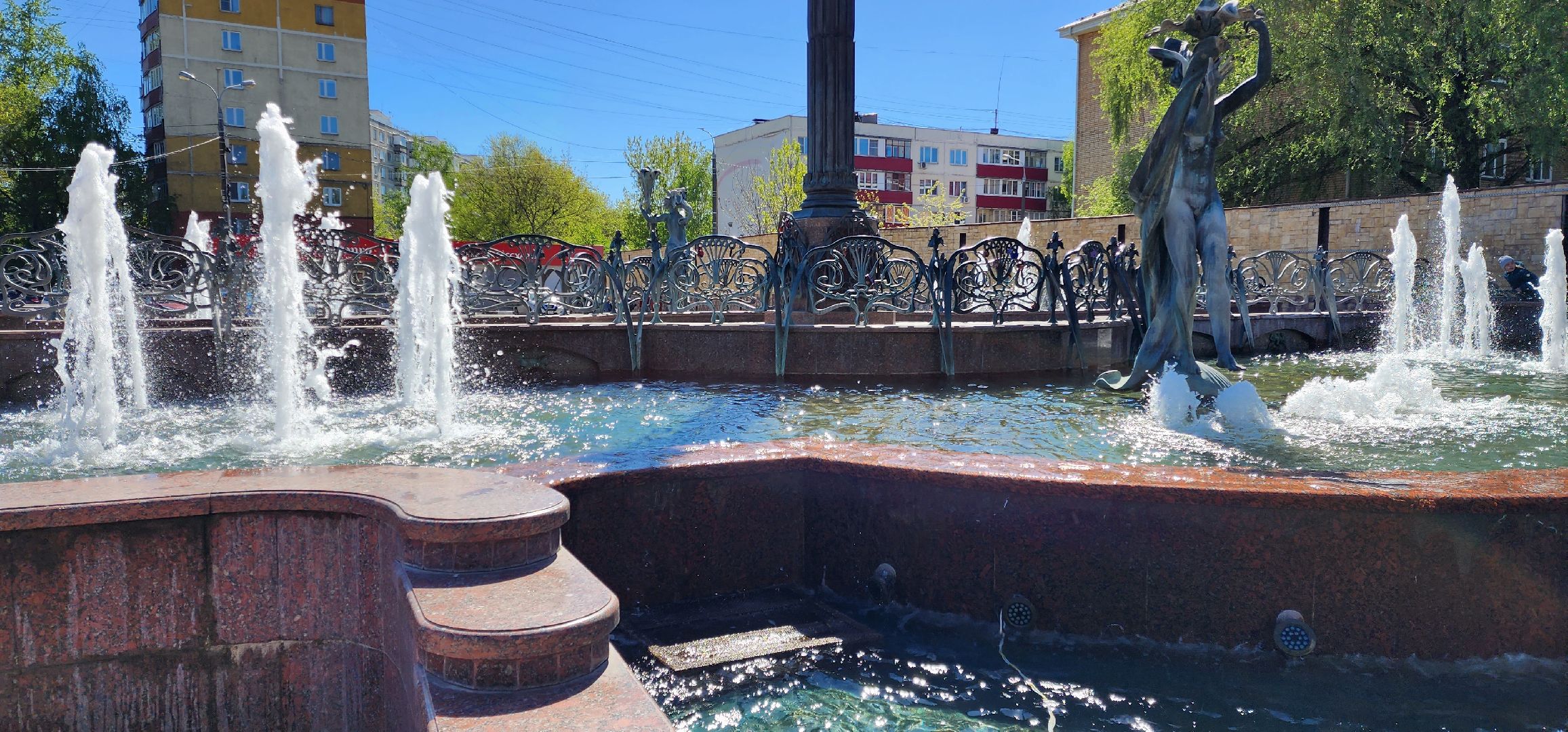 раменское, благоустройство, запуск фонтанов, фонтан времена года на площади молодежи,