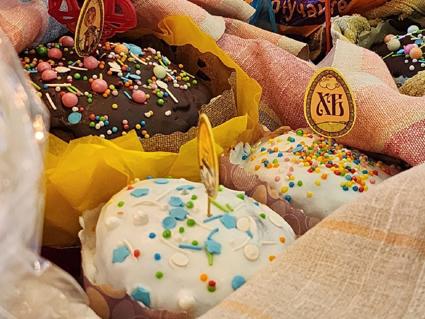 можайск, можайский городской округ, подмосковье, храм, пасха, пасхальные службы, освящение куличей, куличи, яйца,