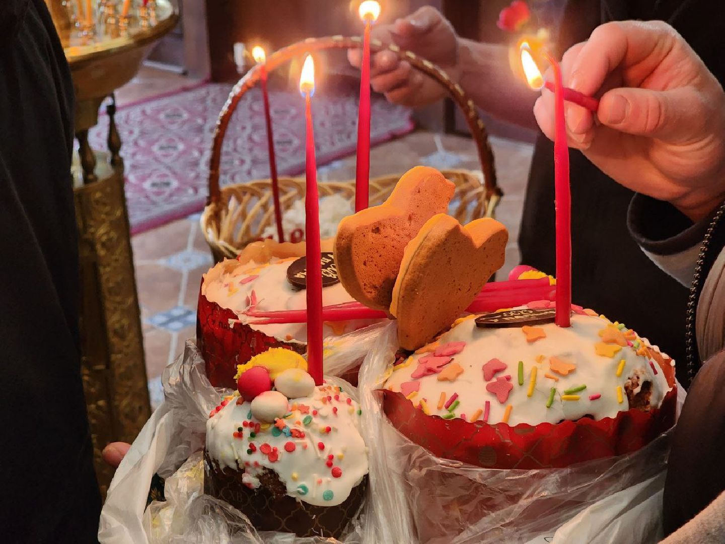 можайск, можайский городской округ, подмосковье, храм, пасха, пасхальные службы, освящение куличей, куличи, яйца,