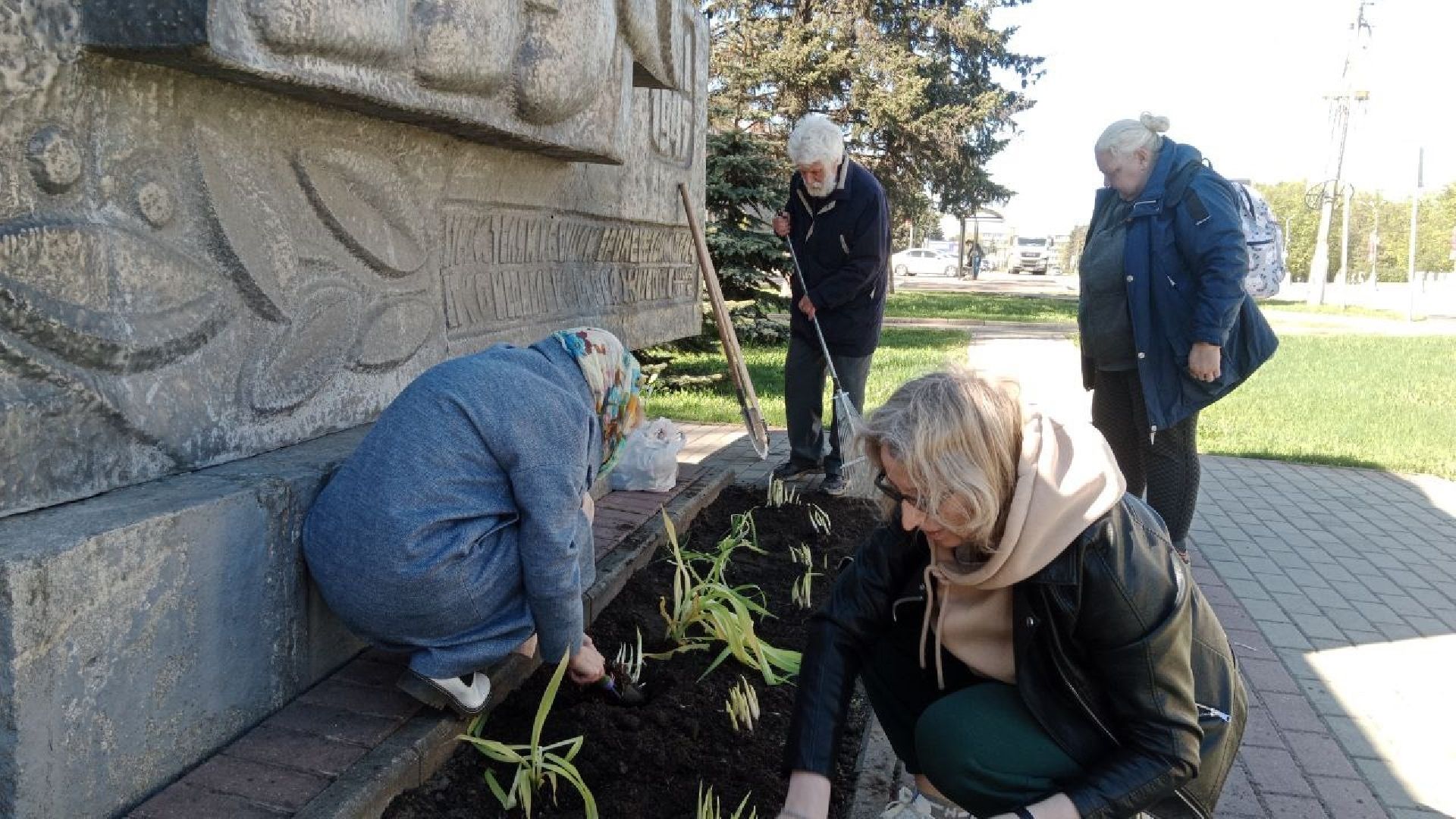 Союз садоводов России, посадка цветов, бронепоезд москвич, Ольга Пушкарева, ул Фрунзе, хоста, лилейник,