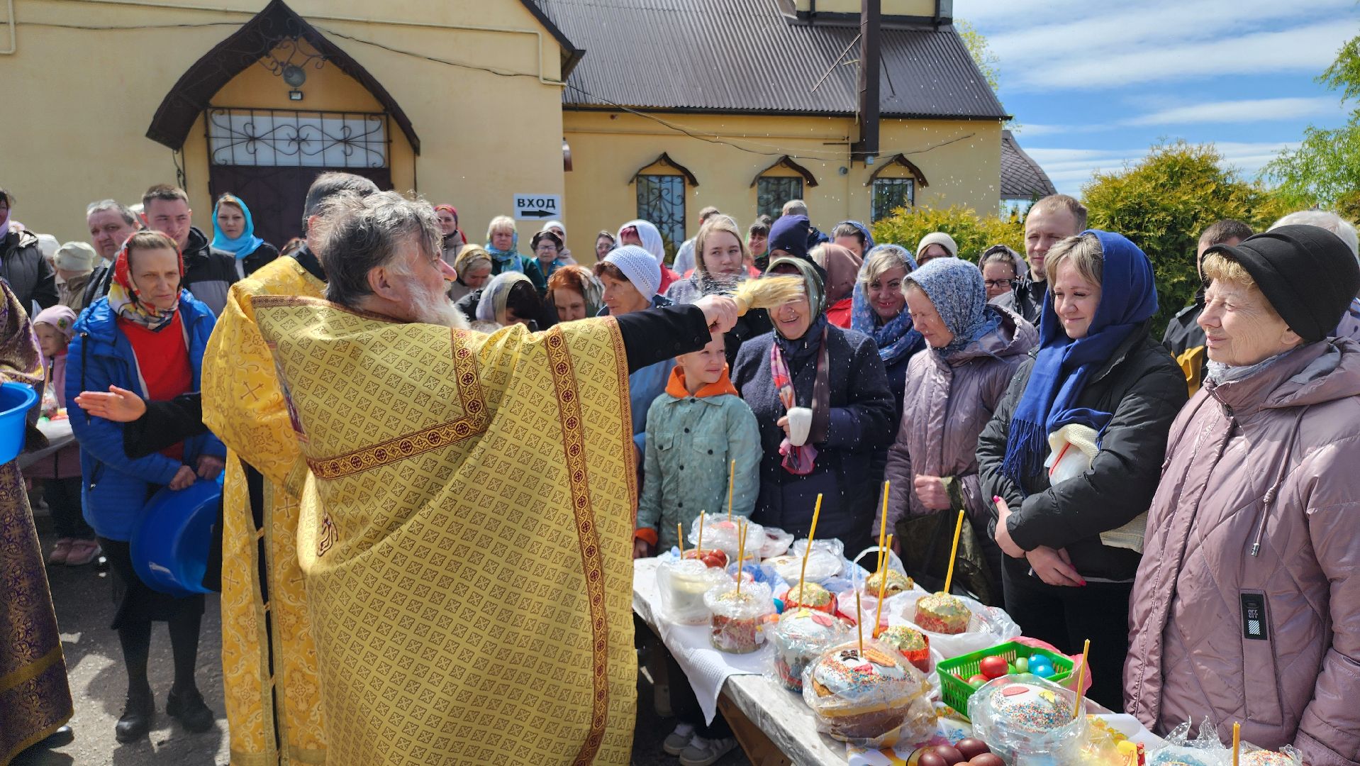 кашира, храм петра и февронии, пасха, великая суббота, освящение куличей, освящение пасхальных яиц,