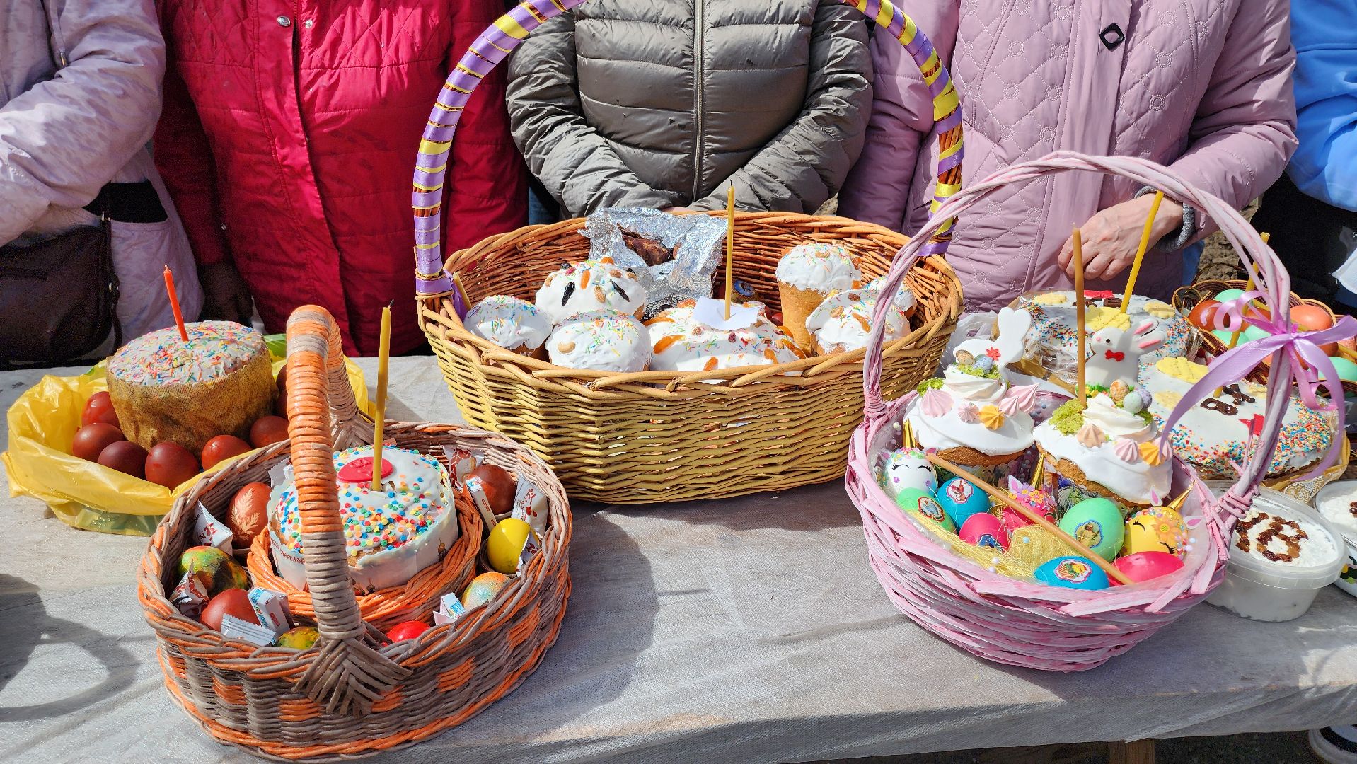 кашира, храм петра и февронии, пасха, великая суббота, освящение куличей, освящение пасхальных яиц,