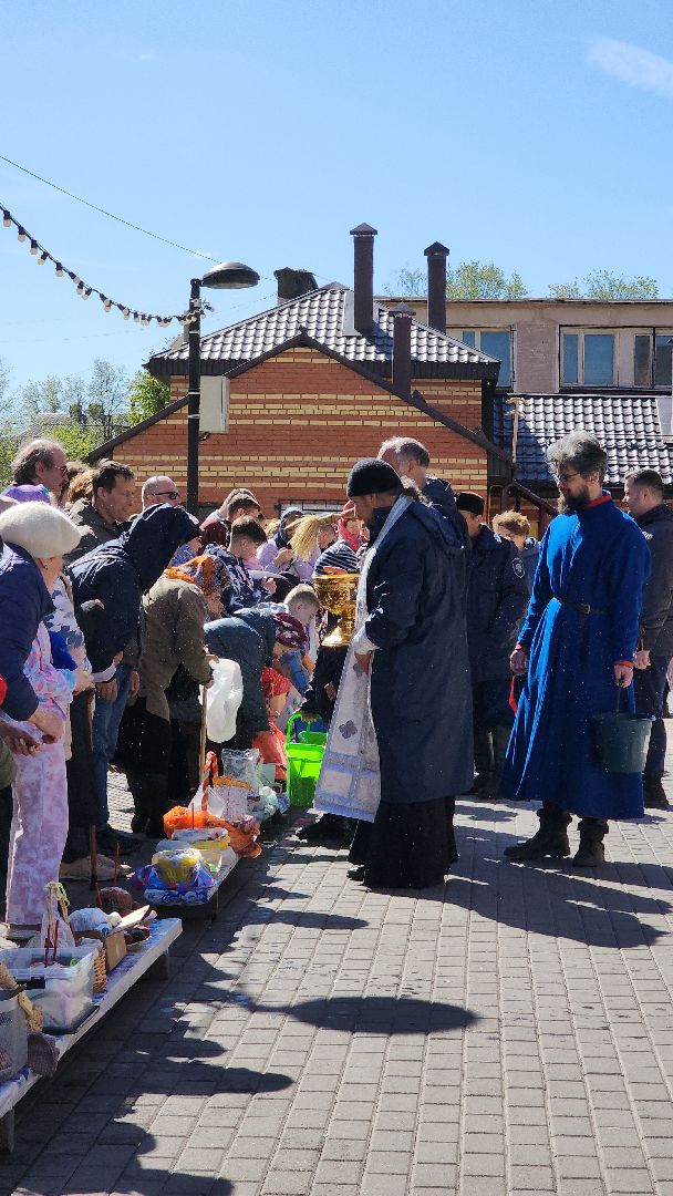 электросталь, мой город, жители города, пасха, пасхальные традиции, пасхальные яйца, освящение куличей, освящение пасхальных куличей, освящение пасхальных яиц, храм,