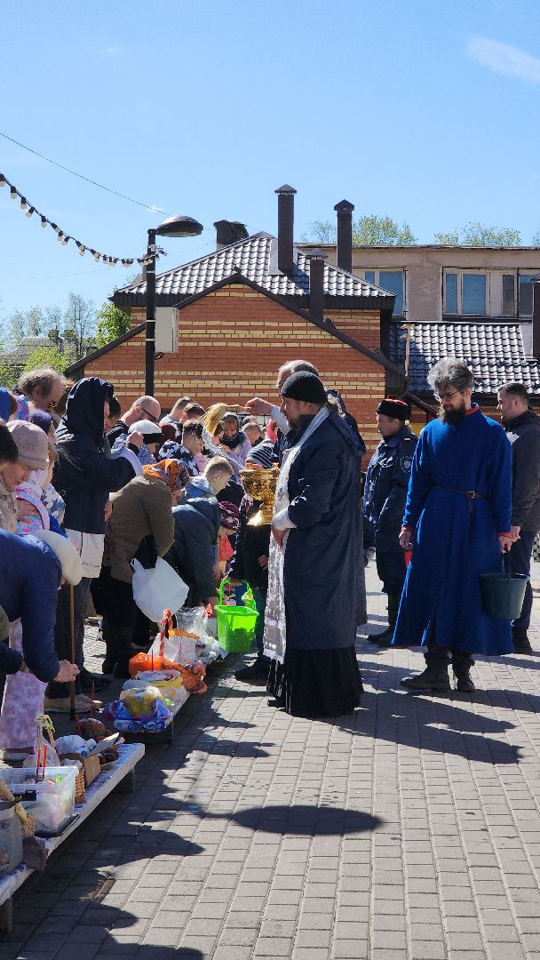 электросталь, мой город, жители города, пасха, пасхальные традиции, пасхальные яйца, освящение куличей, освящение пасхальных куличей, освящение пасхальных яиц, храм,