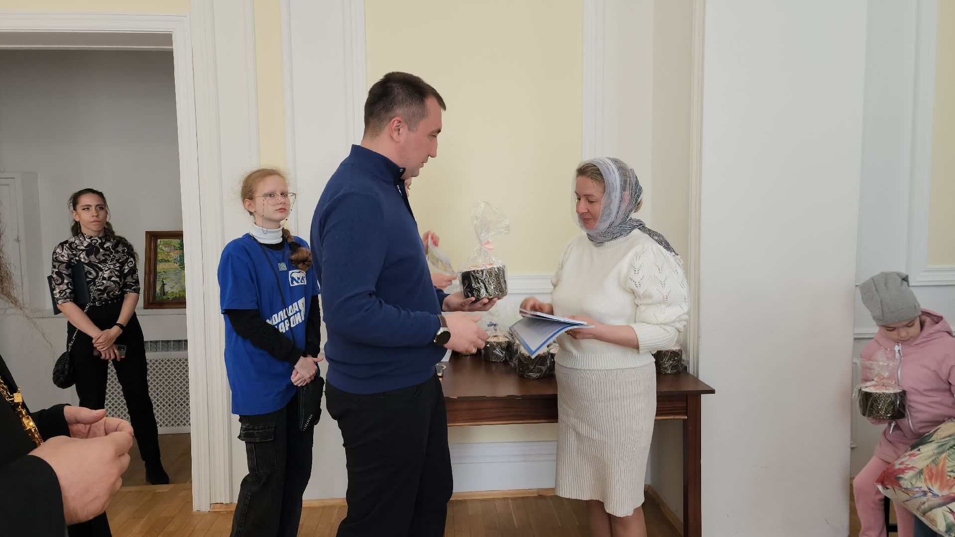 Пасха, вручение куличей, единая россия, семьи СВО,