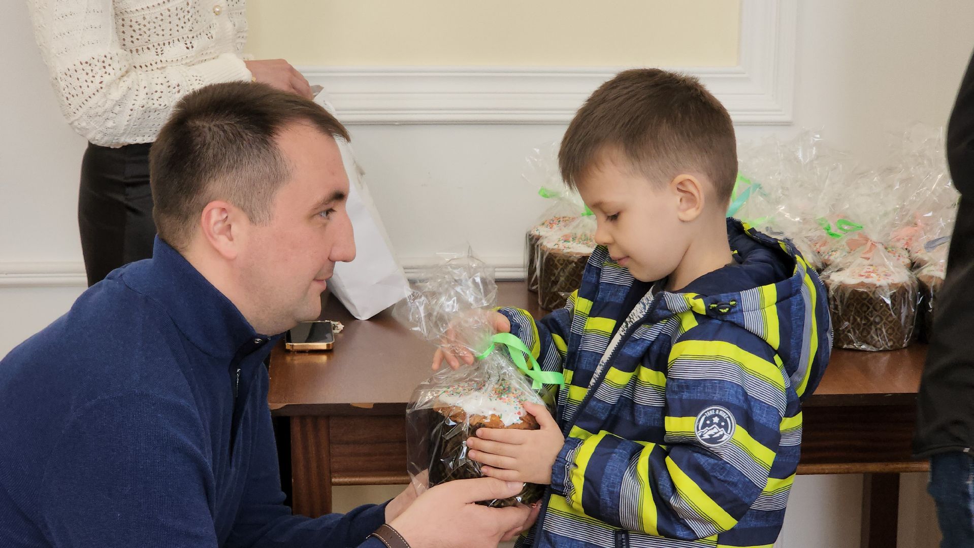 Пасха, вручение куличей, единая россия, семьи СВО,