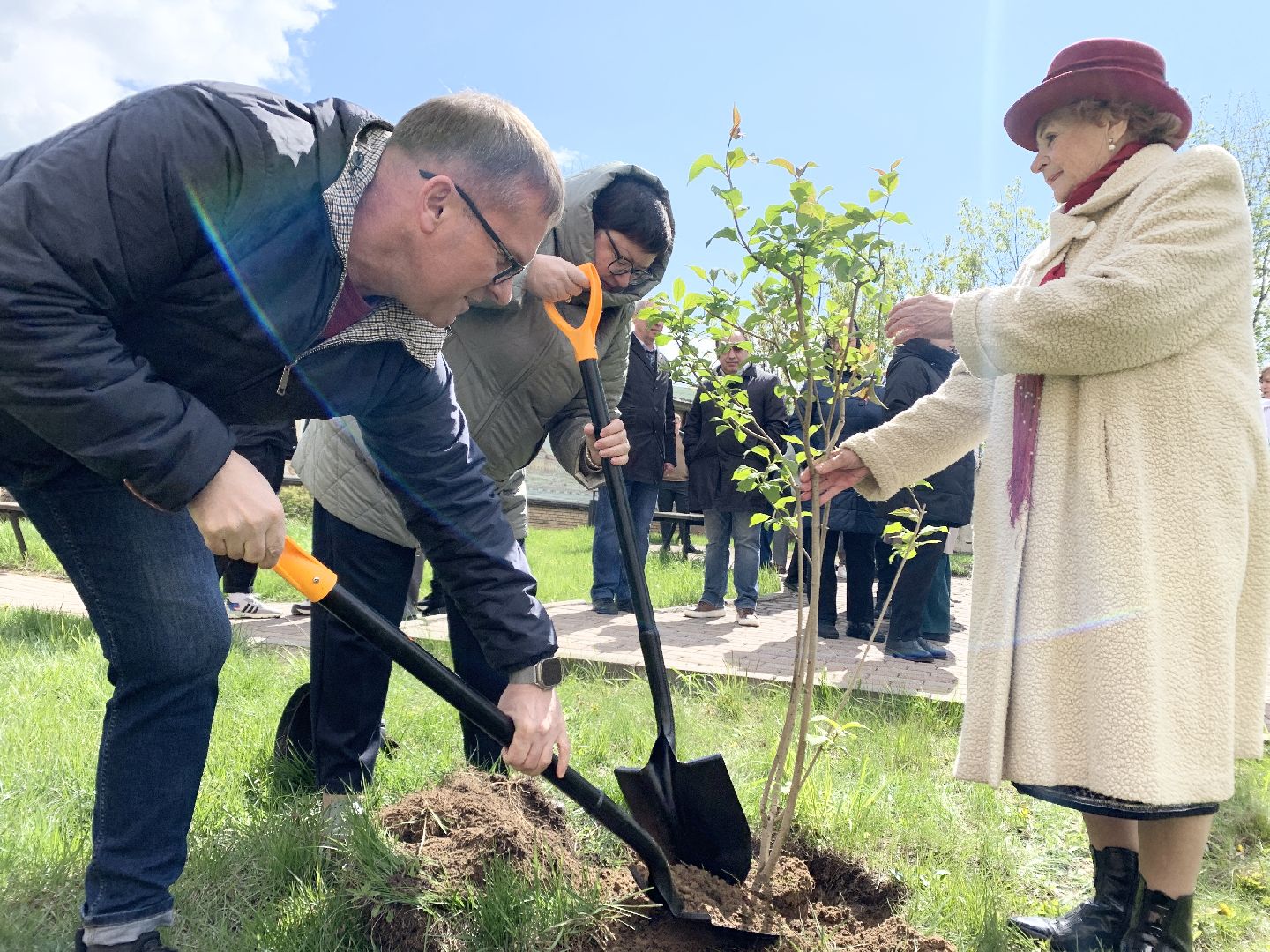 Балашиха, Подмосковье, День Победы, Сиреневый парк Победы 2024, аллея памяти, сиреневая аллея, митинг,