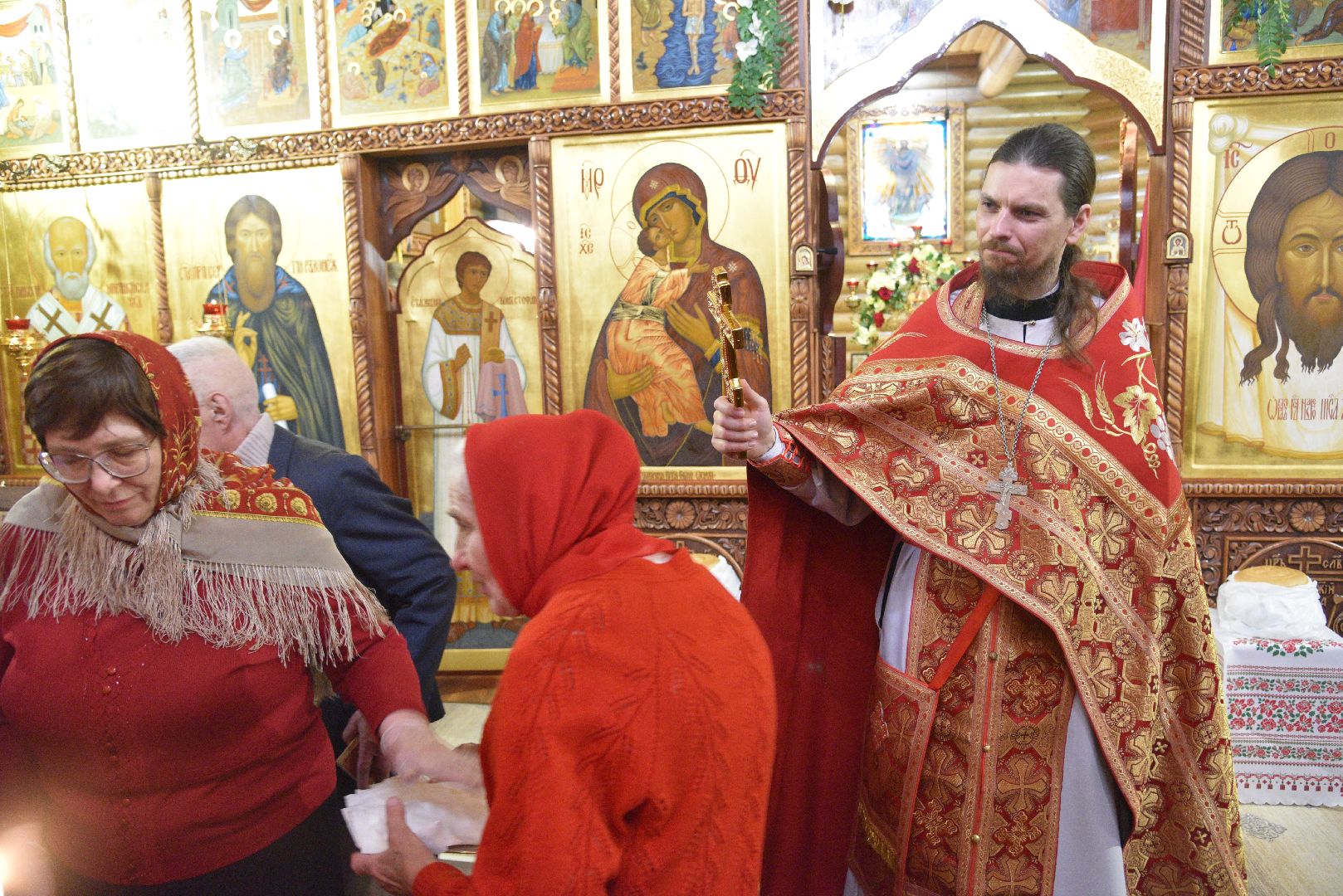 лотошино, храм, пасха, пасхальное богослужение, пасхальные традиции,