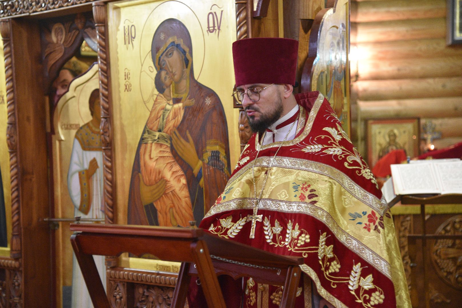 лотошино, храм, пасха, пасхальное богослужение, пасхальные традиции,