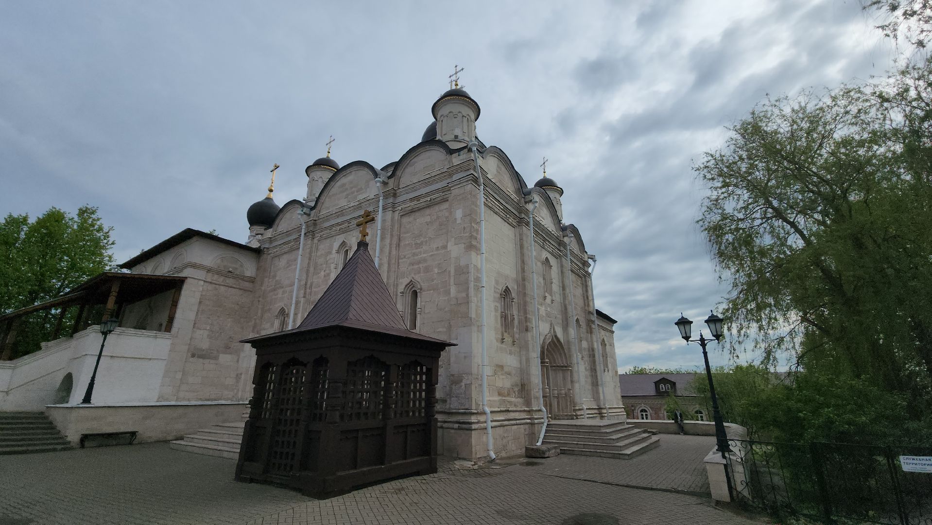 женский владычный монастырь, серпухов, владычная слобода, павлины, пасха в серпухове,